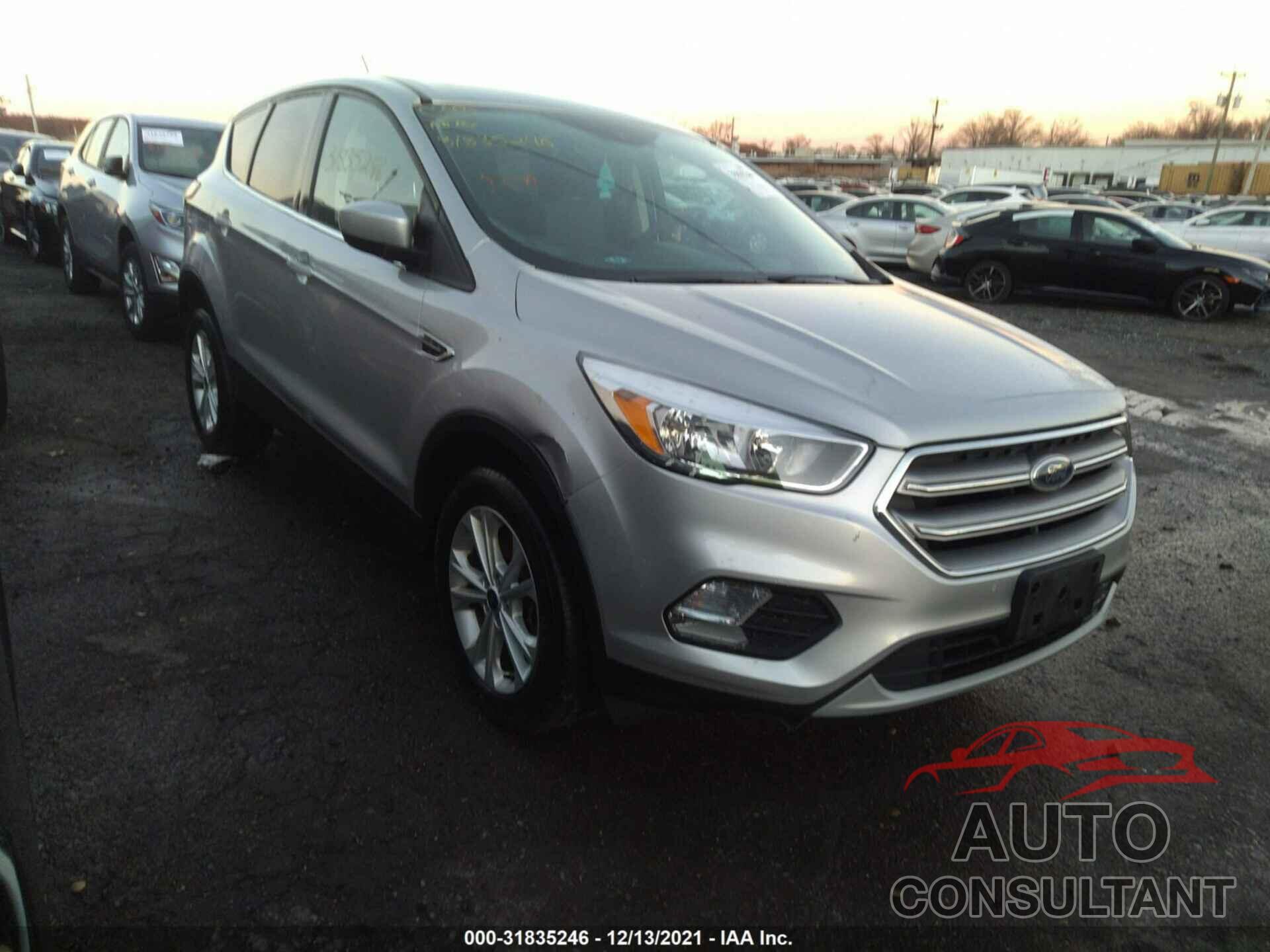FORD ESCAPE 2017 - 1FMCU9GD5HUE61998