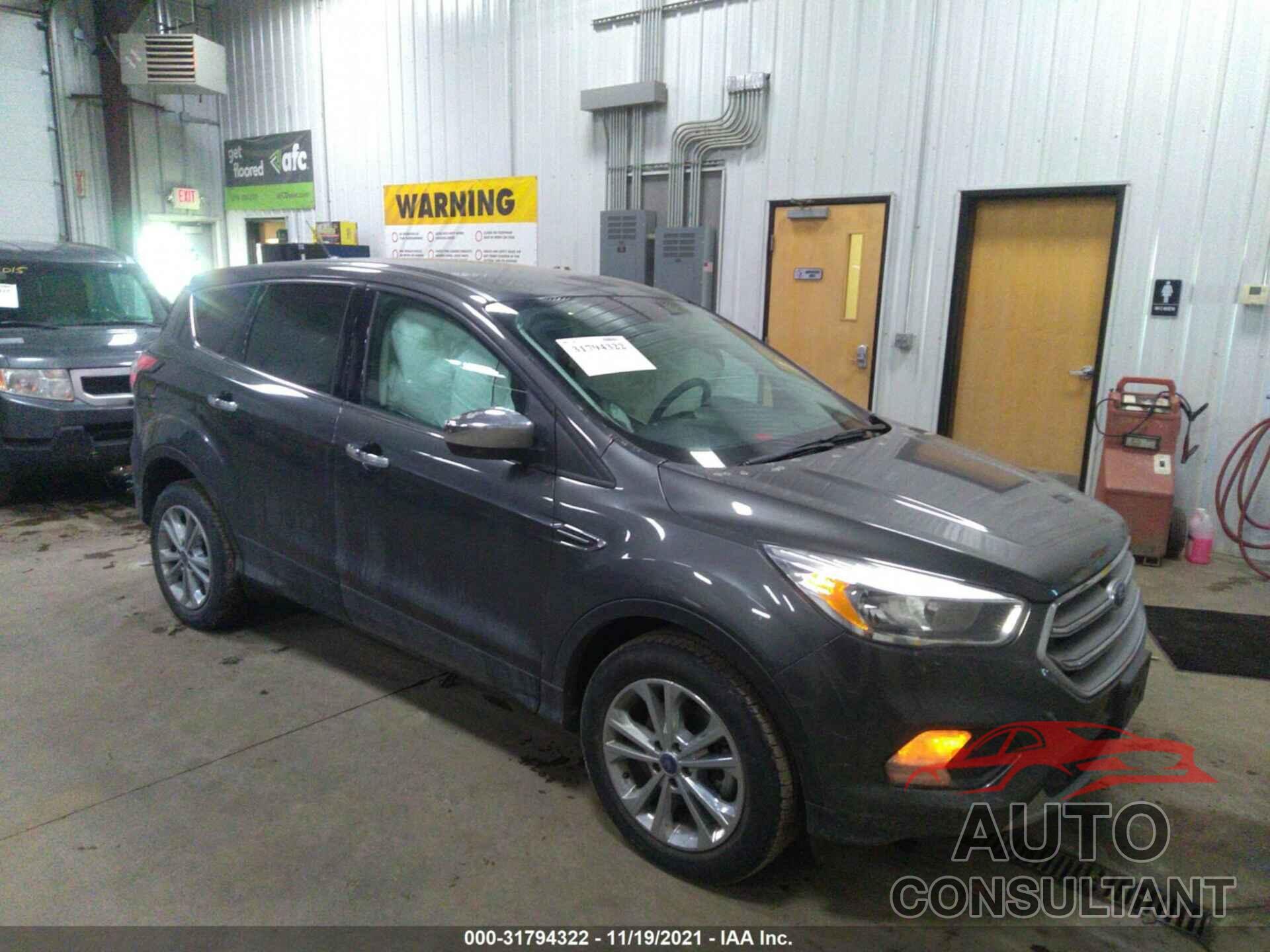 FORD ESCAPE 2017 - 1FMCU0GD9HUA54147