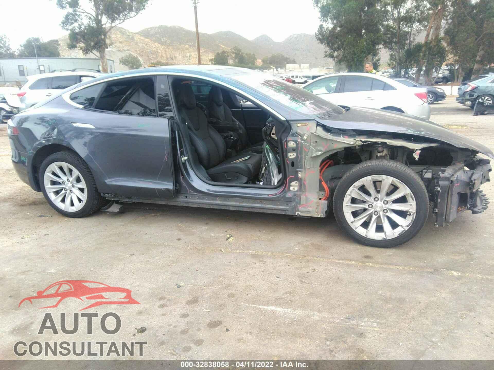 TESLA MODEL S 2017 - 5YJSA1E15HF217246