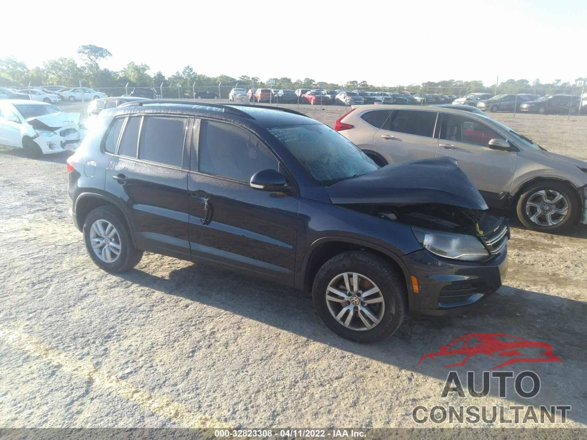 VOLKSWAGEN TIGUAN 2016 - WVGAV7AX3GW523672