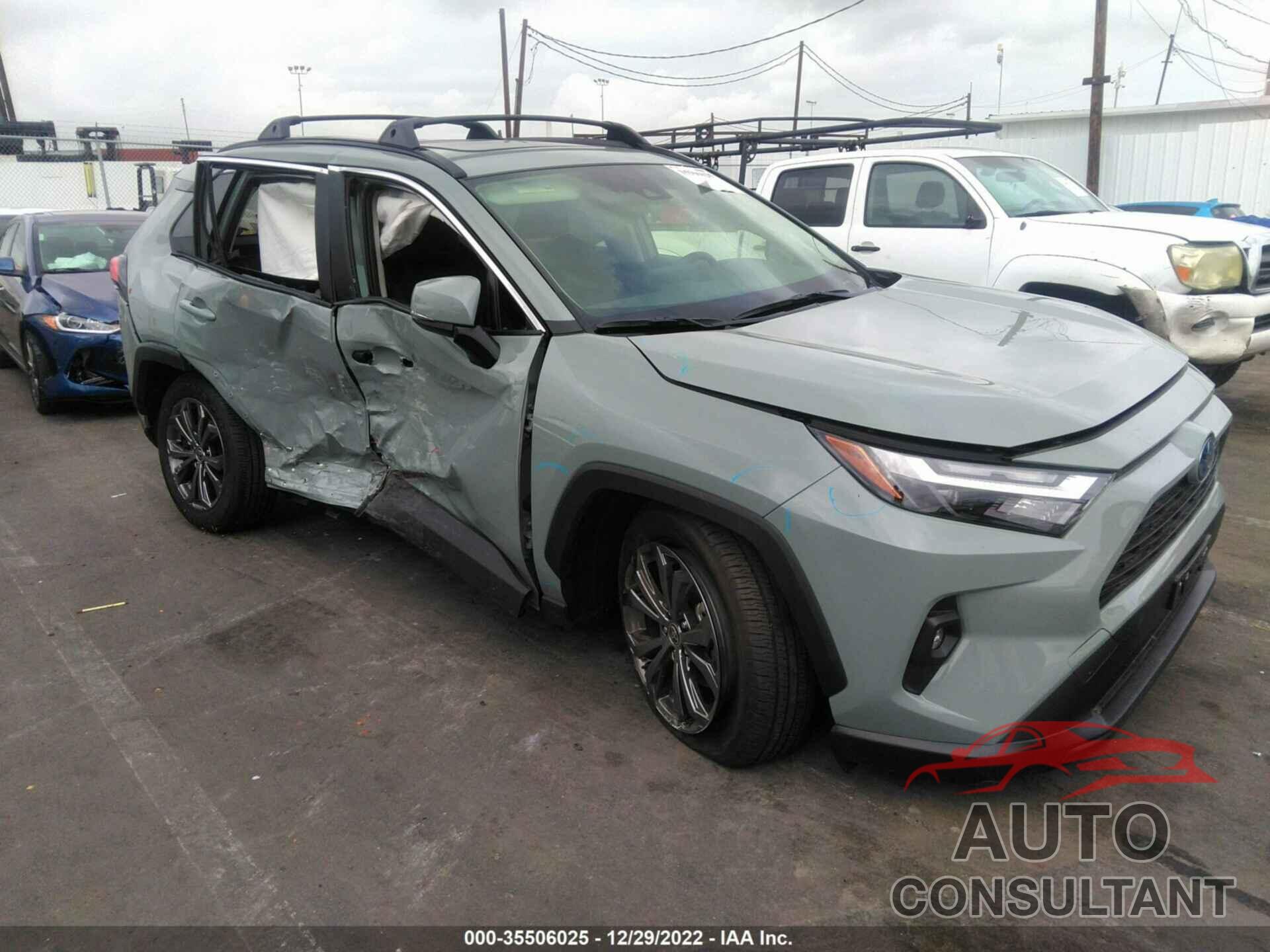 TOYOTA RAV4 2022 - JTMB6RFVXND069762