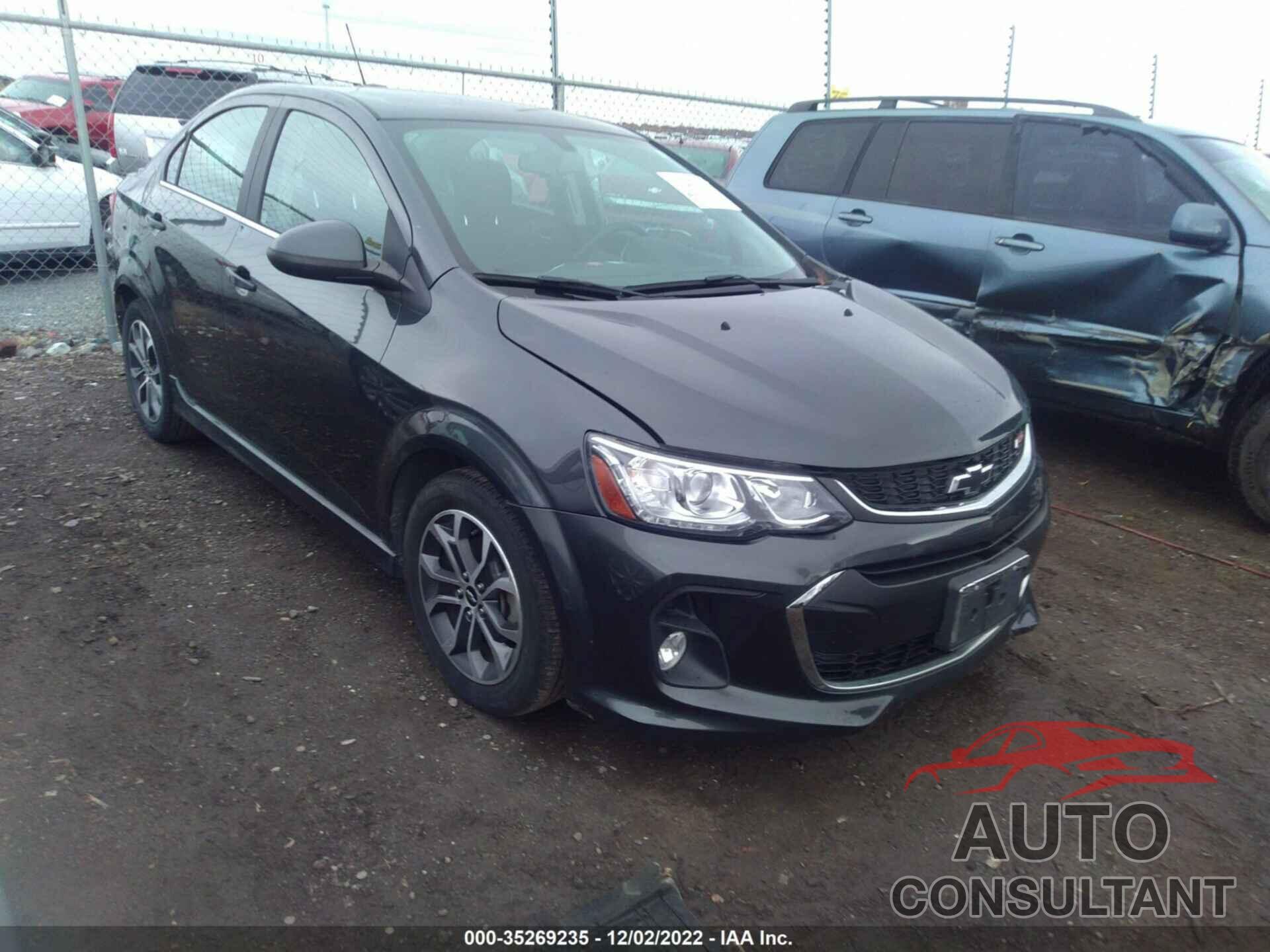 CHEVROLET SONIC 2018 - 1G1JD5SG4J4129717