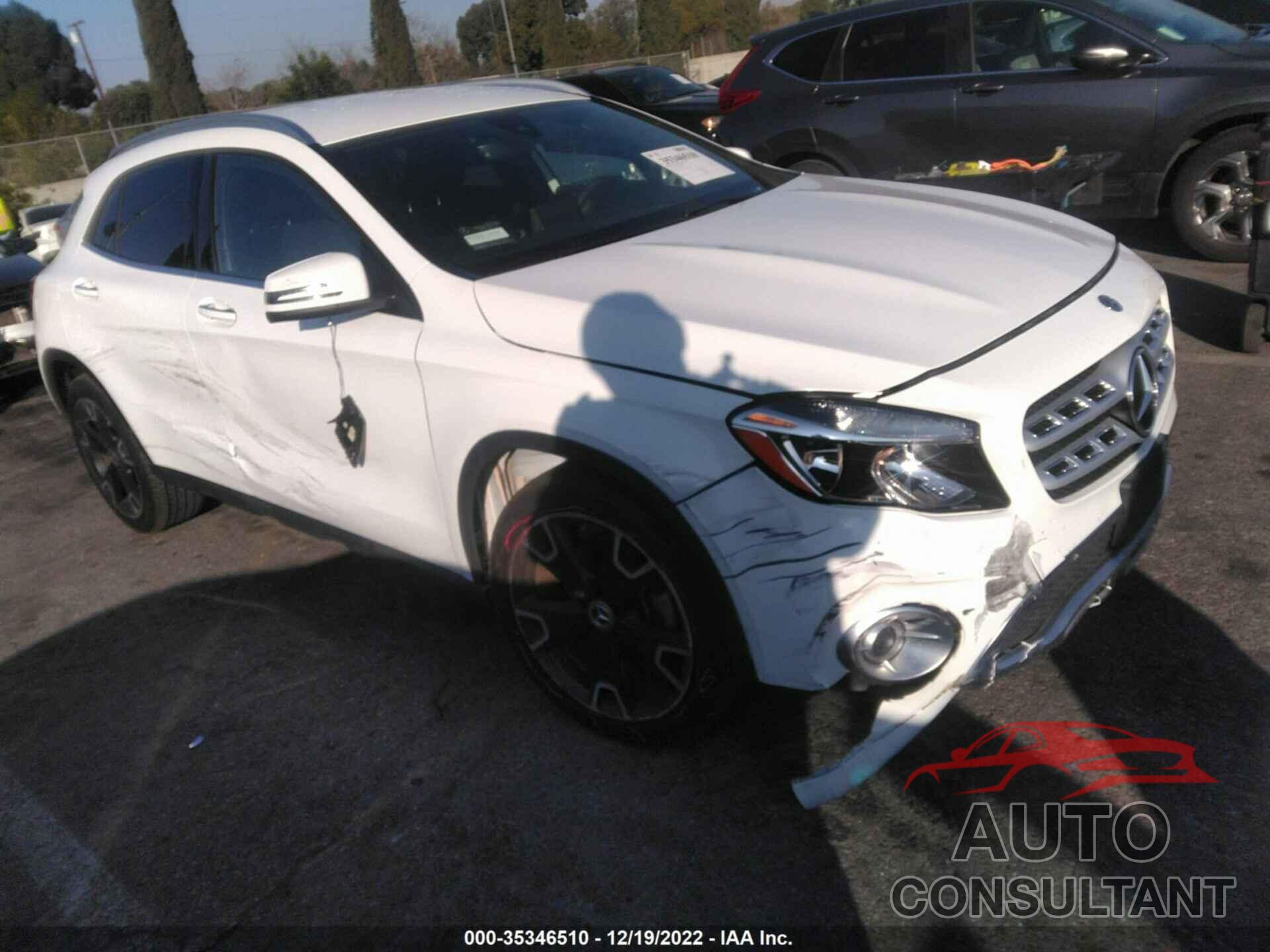 MERCEDES-BENZ GLA 2019 - WDCTG4EB5KU014167