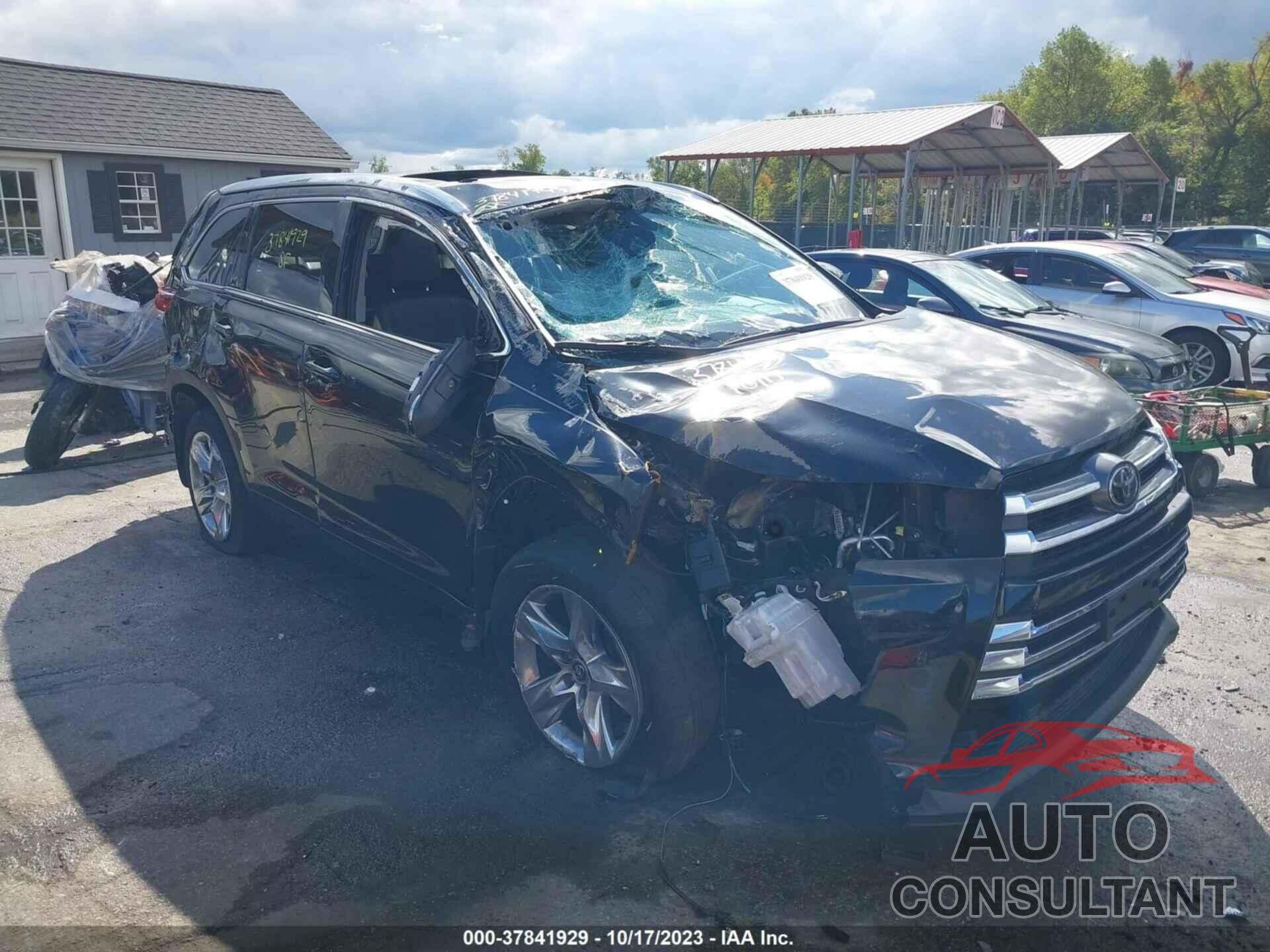 TOYOTA HIGHLANDER 2019 - 5TDDZRFH0KS712565