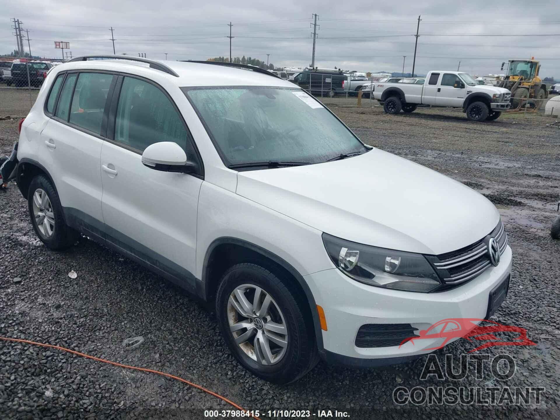 VOLKSWAGEN TIGUAN 2017 - WVGBV7AX0HK029220