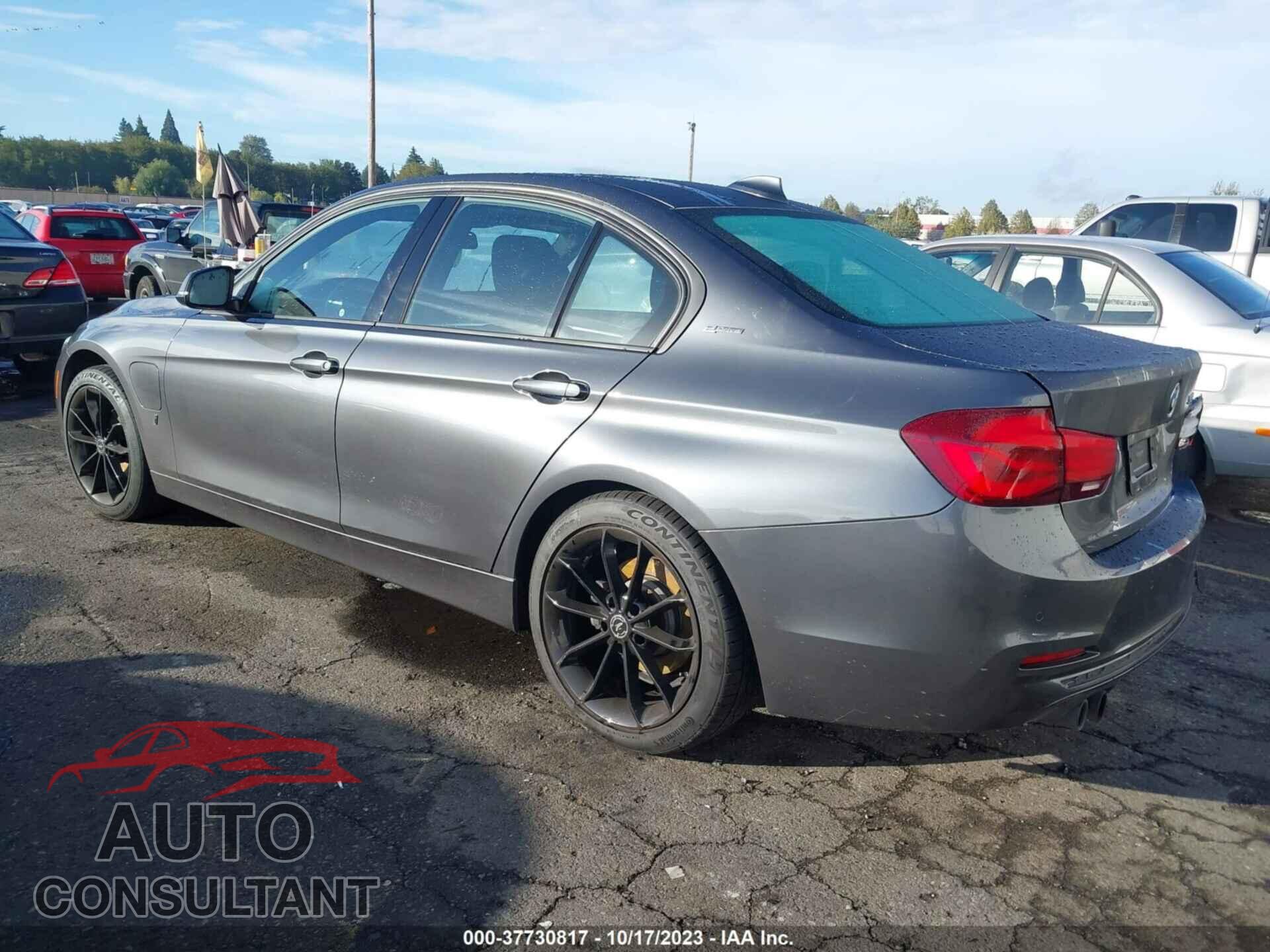 BMW 330E 2018 - WBA8E1C5XJA178086