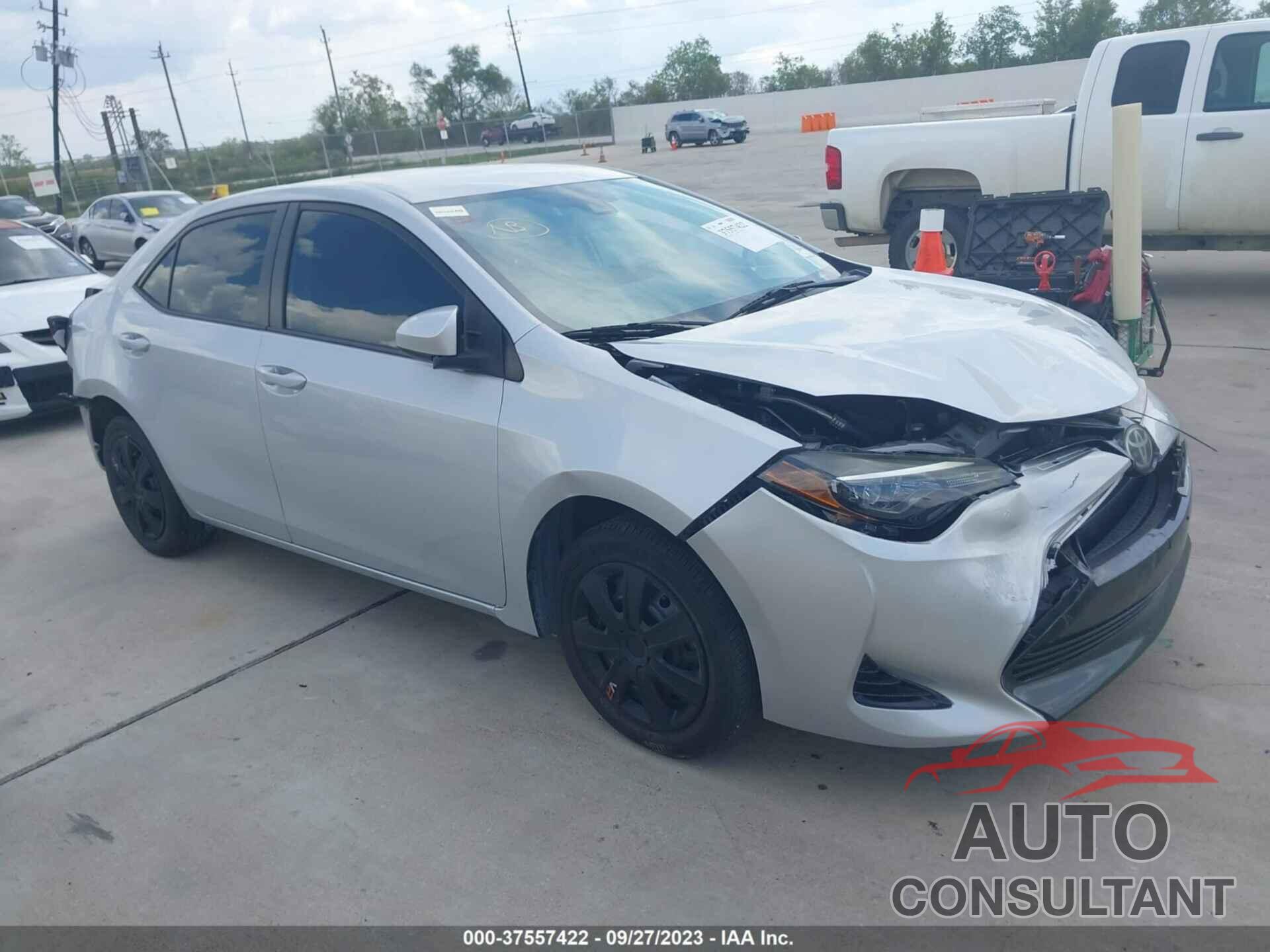 TOYOTA COROLLA 2018 - 5YFBURHE5JP771630