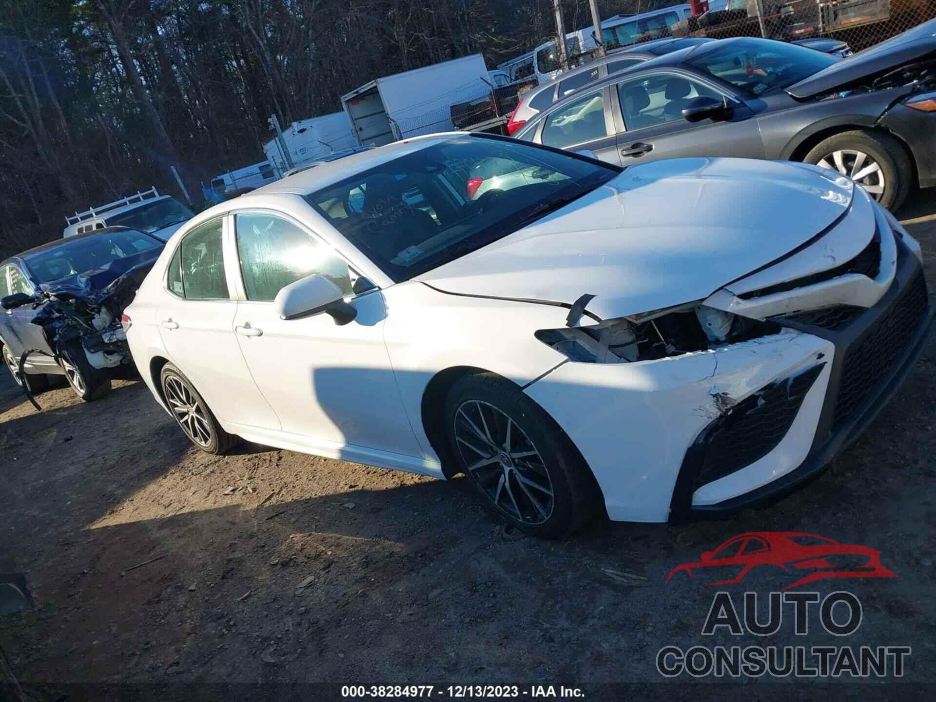 TOYOTA CAMRY 2021 - 4T1G11AK6MU425153
