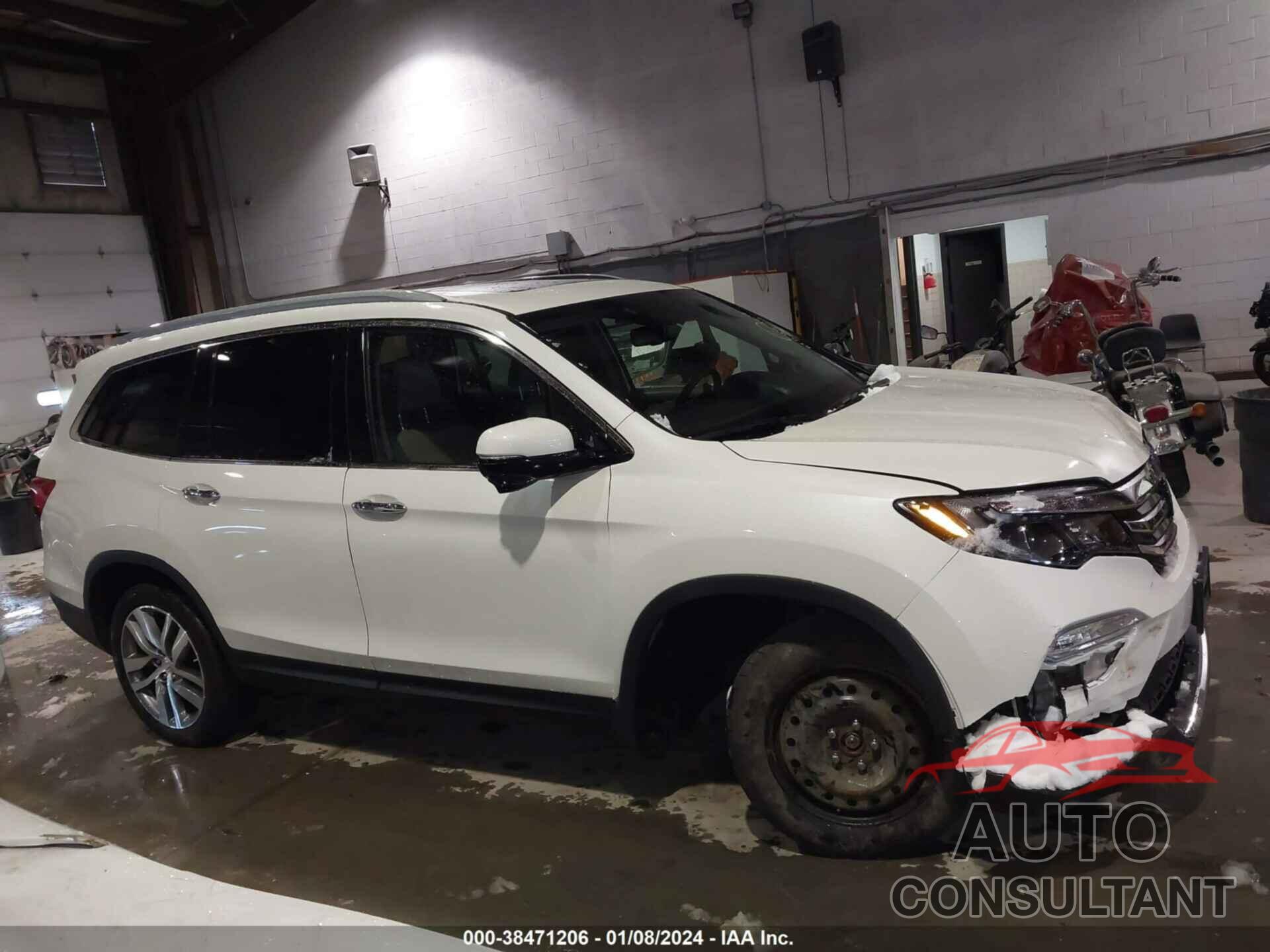 HONDA PILOT 2018 - 5FNYF6H98JB010480