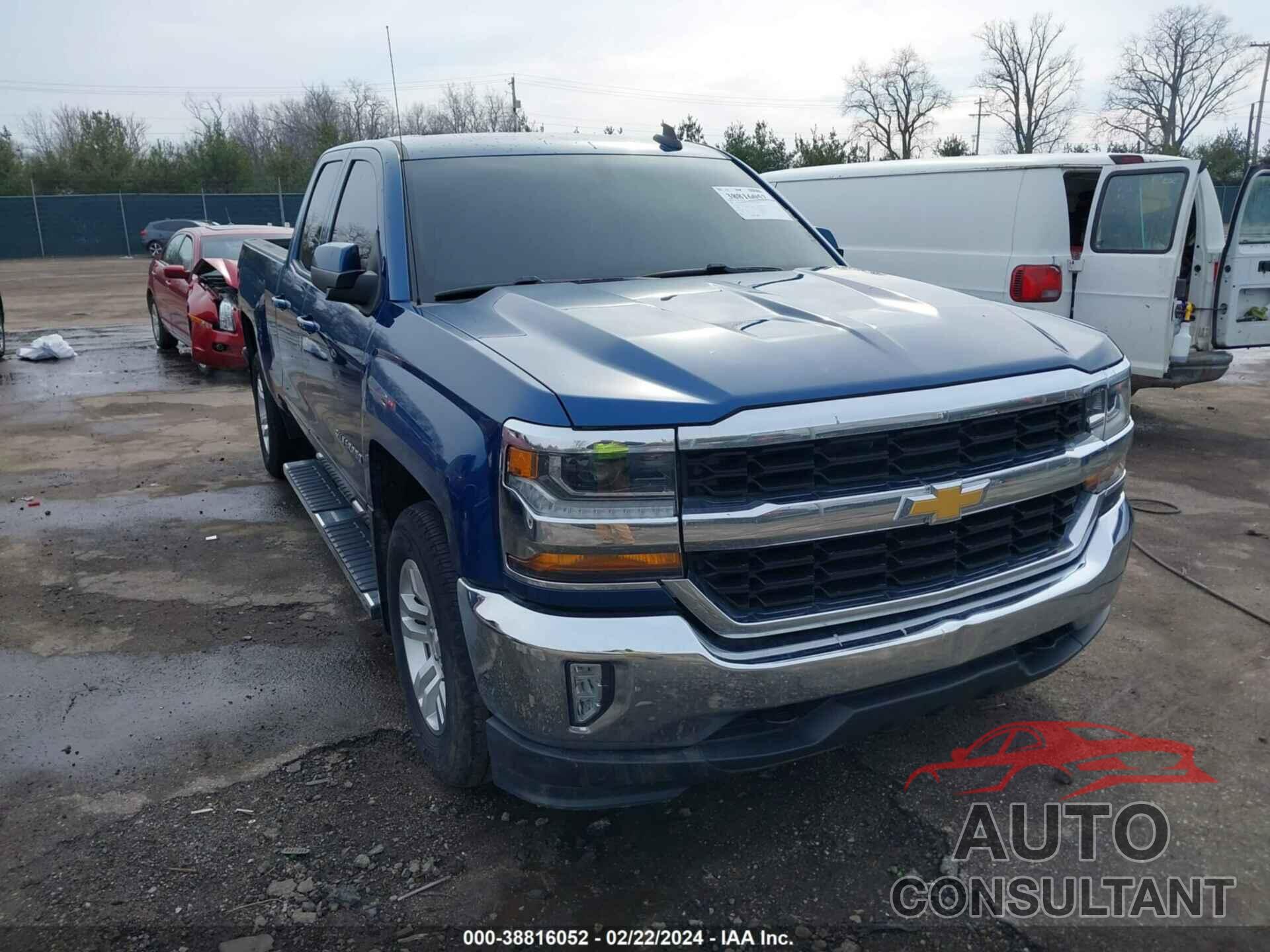 CHEVROLET SILVERADO 1500 2018 - 2GCVKREC3J1111431