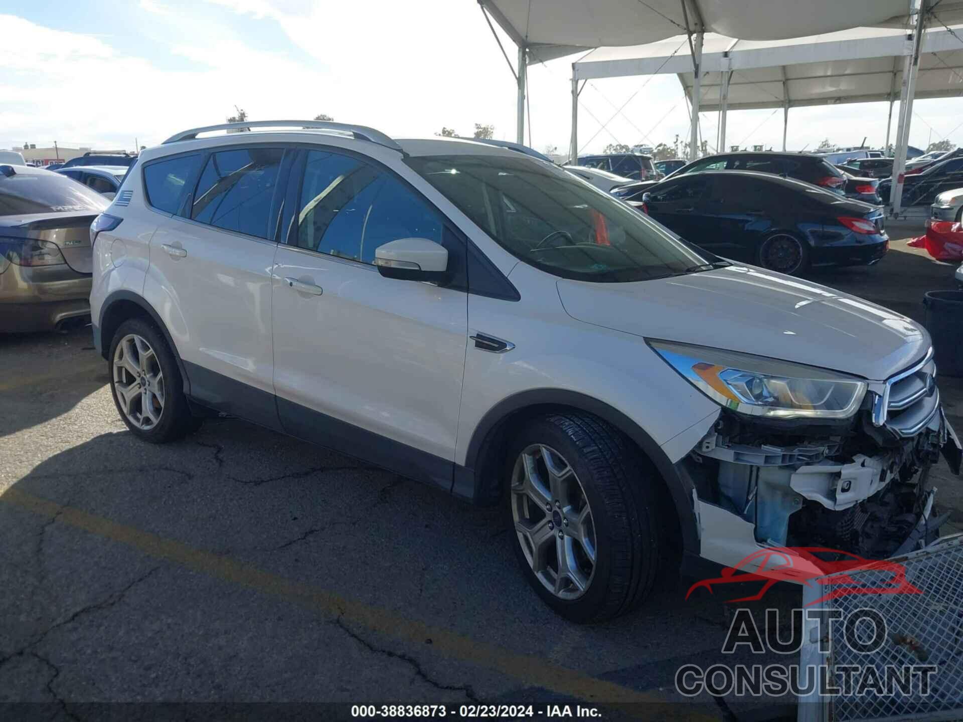 FORD ESCAPE 2017 - 1FMCU0J97HUD77018