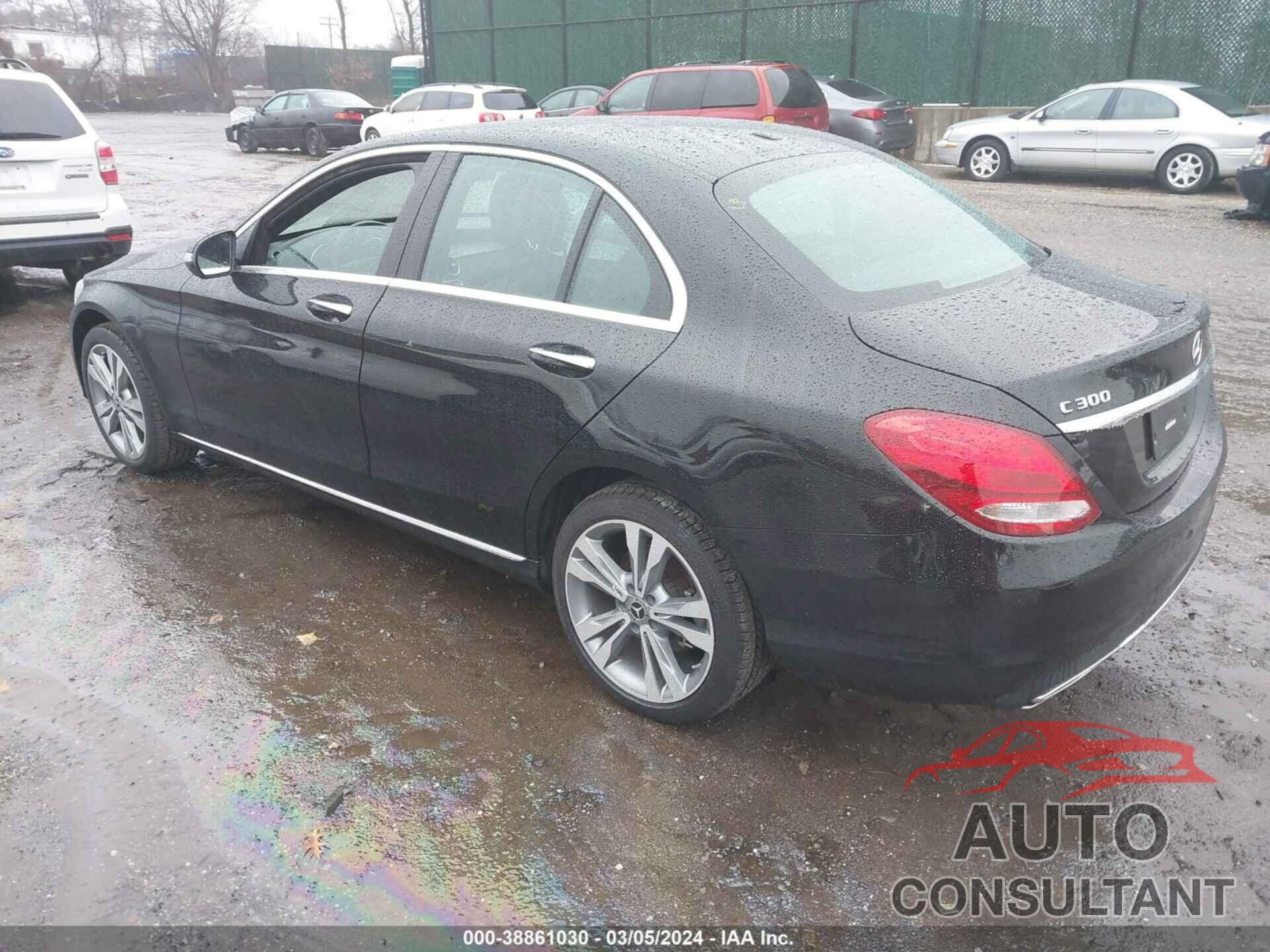 MERCEDES-BENZ C 300 2018 - 55SWF4KB1JU274520