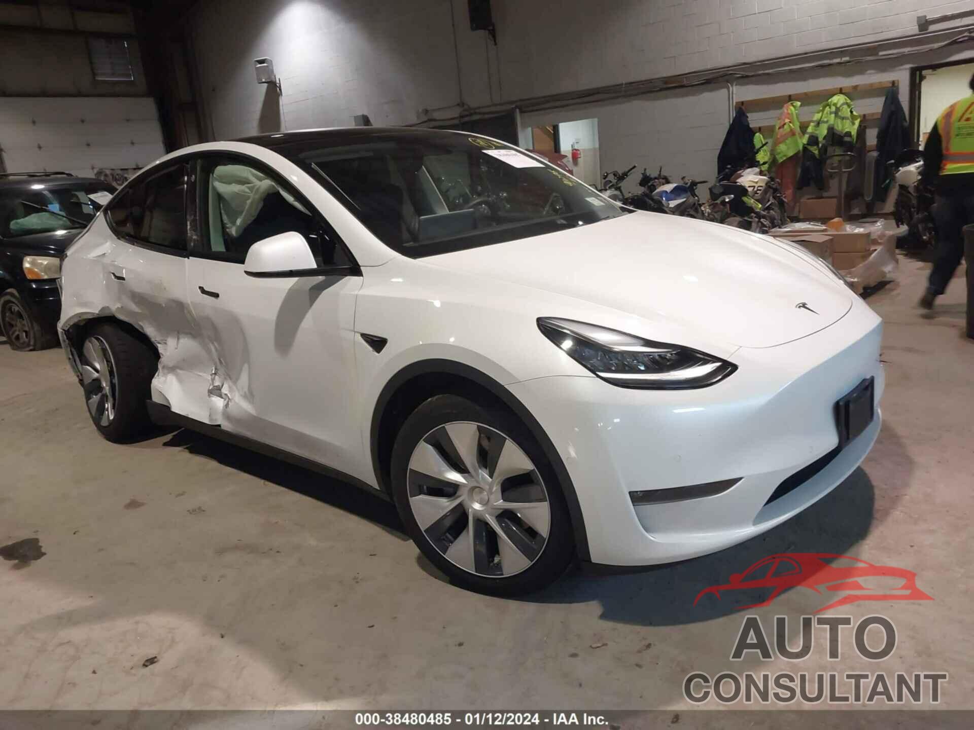 TESLA MODEL Y 2021 - 5YJYGDEE1MF082354