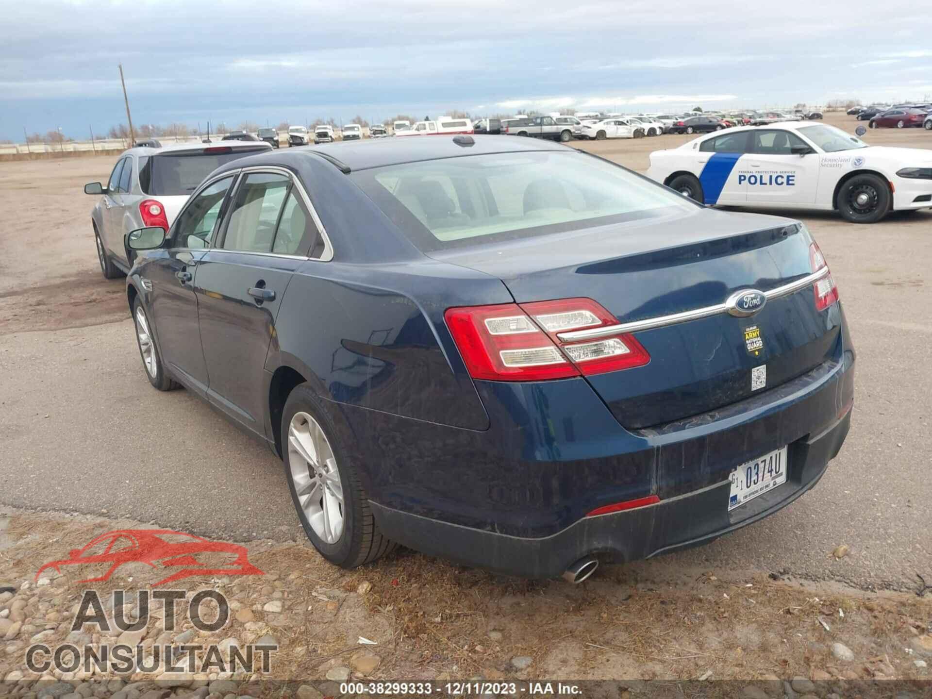 FORD TAURUS 2017 - 1FAHP2D8XHG130385