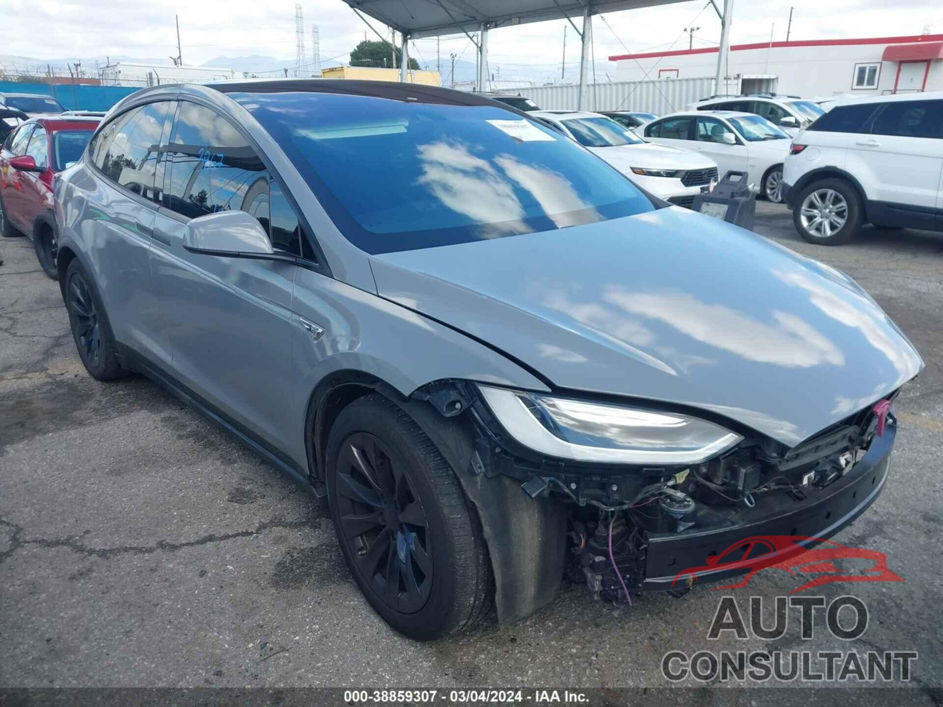 TESLA MODEL X 2016 - 5YJXCBE21GF014139