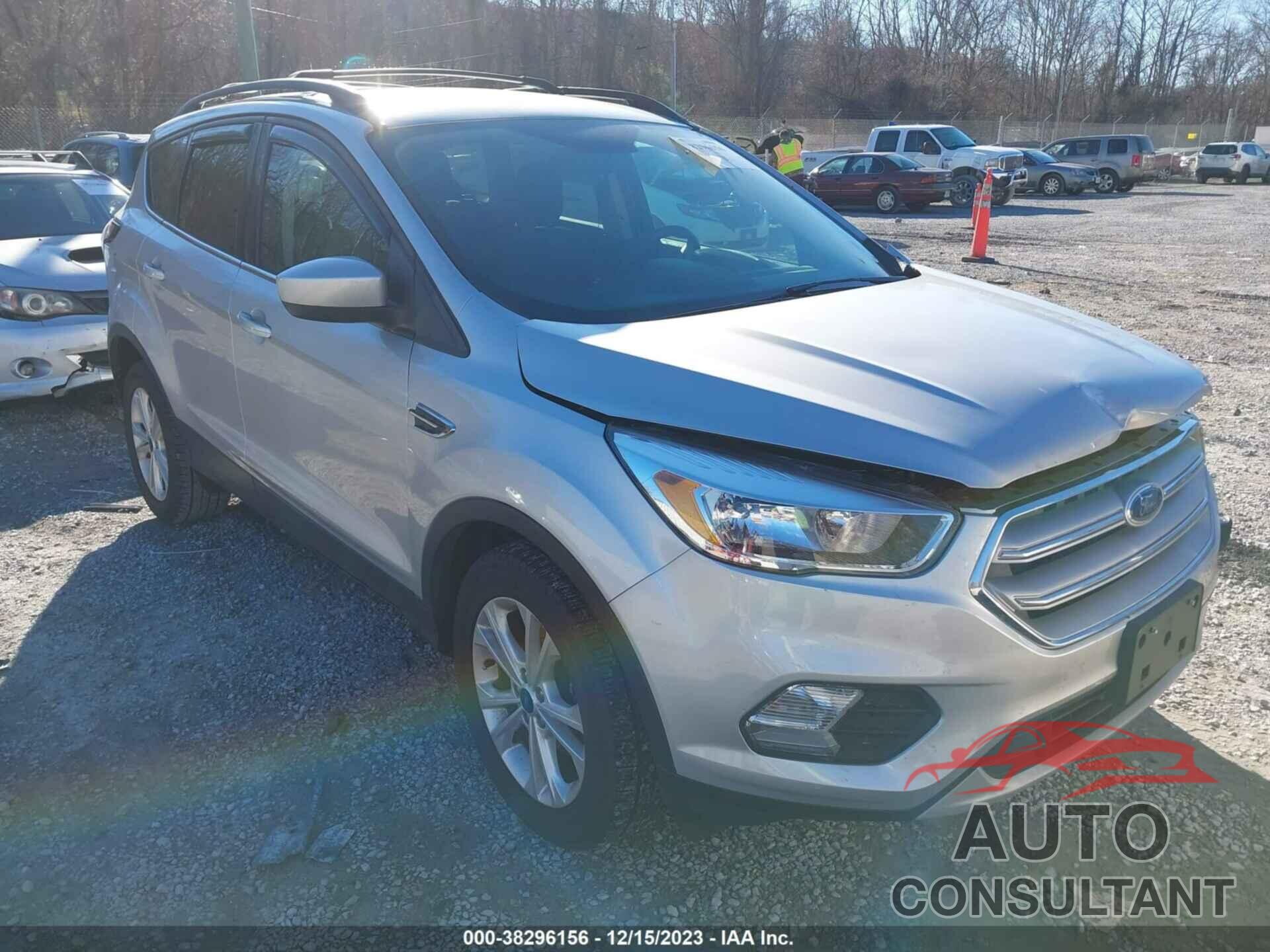 FORD ESCAPE 2018 - 1FMCU0GD5JUD07096