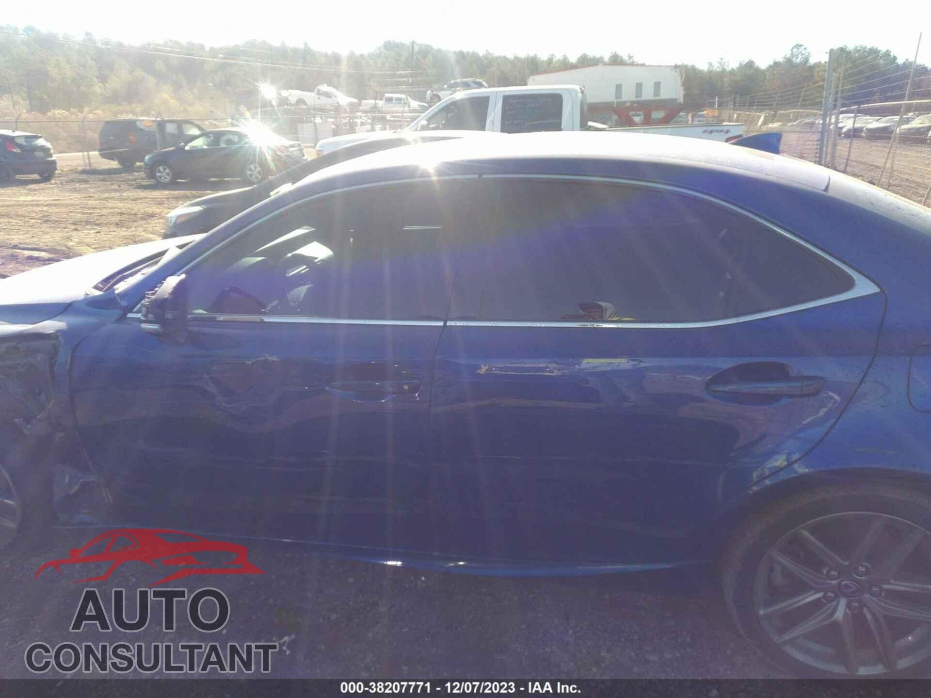 LEXUS IS 2016 - JTHBA1D21G5006120