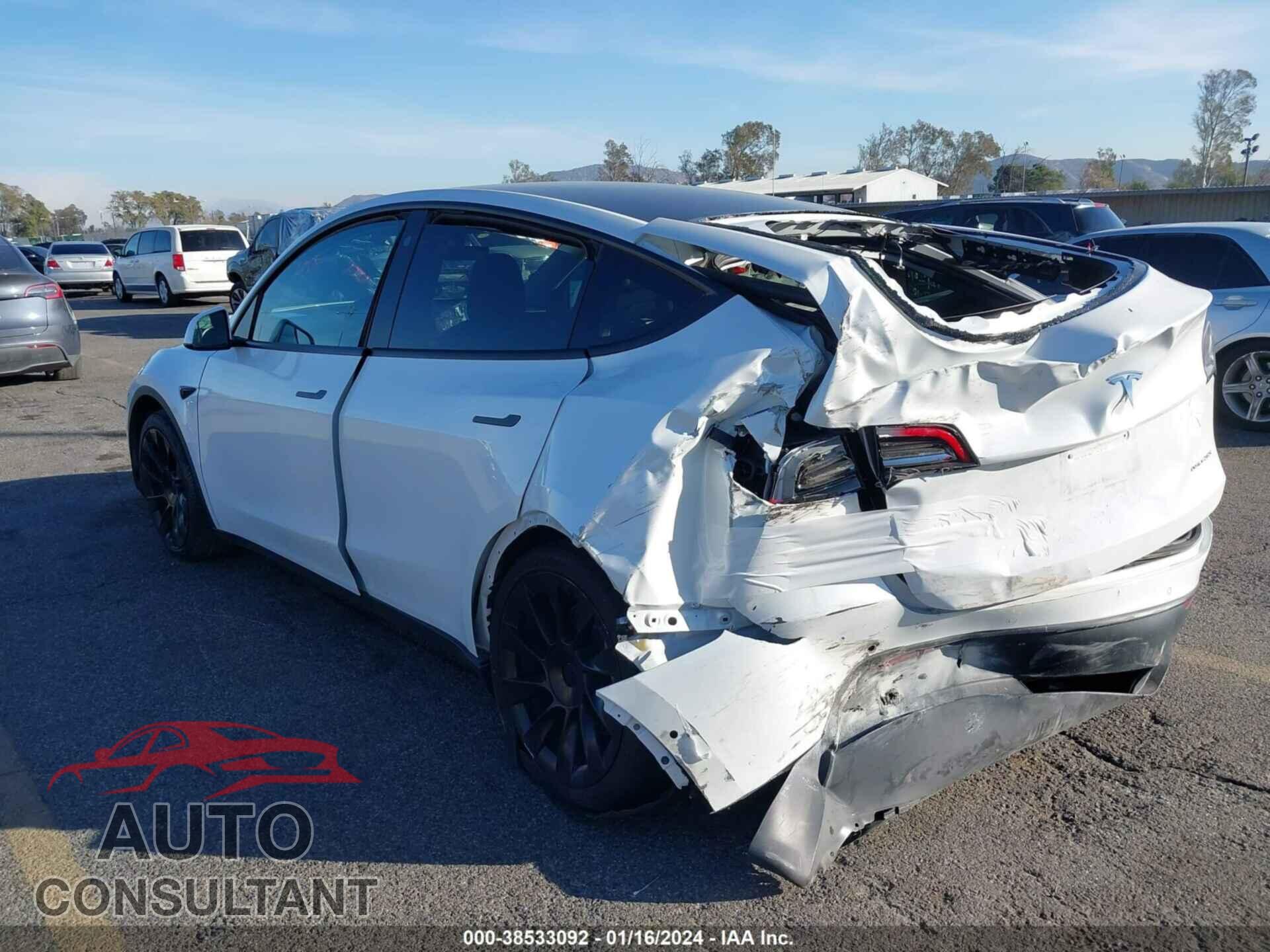 TESLA MODEL Y 2022 - 7SAYGAEE2NF346751