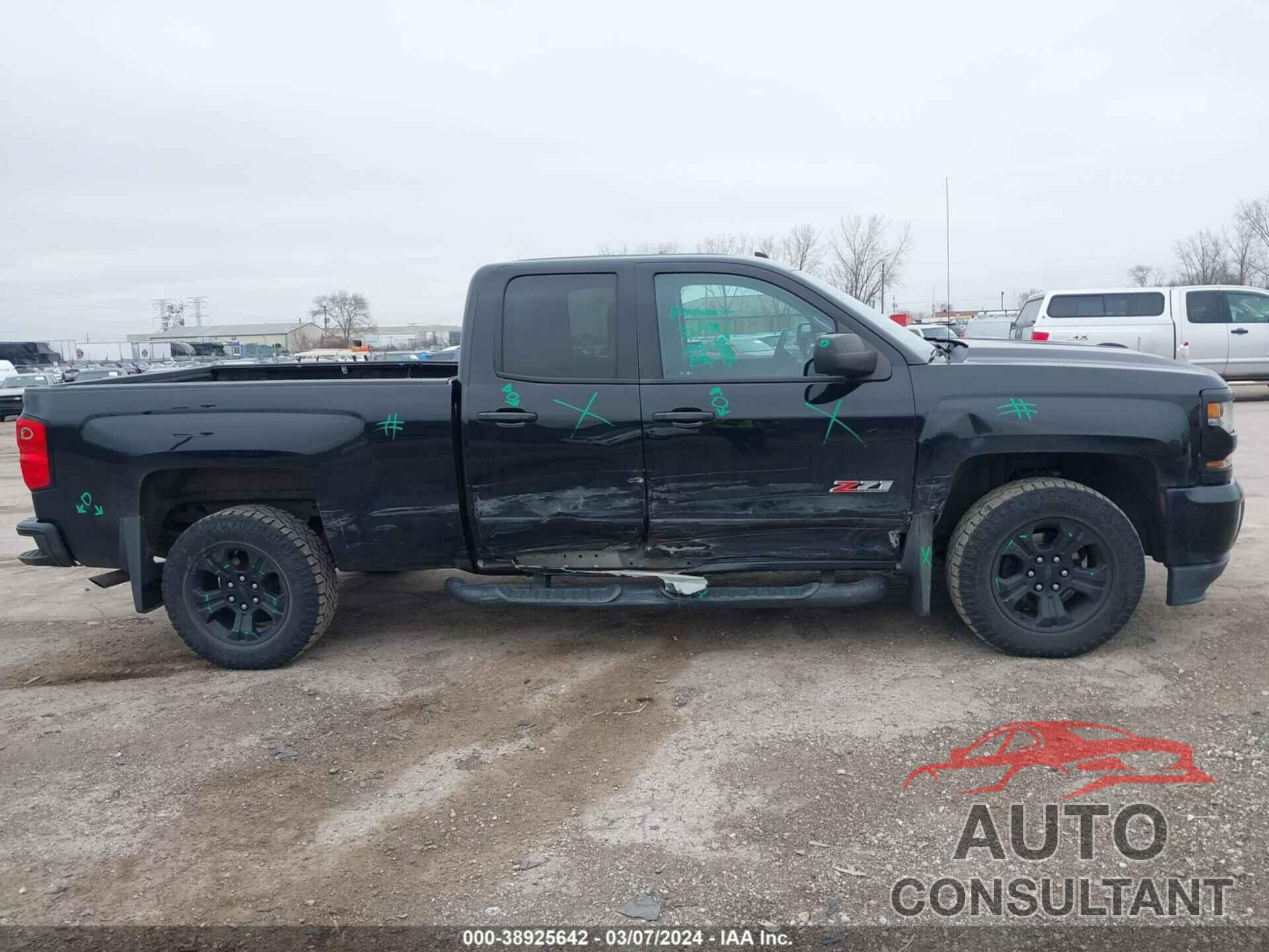 CHEVROLET SILVERADO 1500 2017 - 1GCVKREC2HZ315364