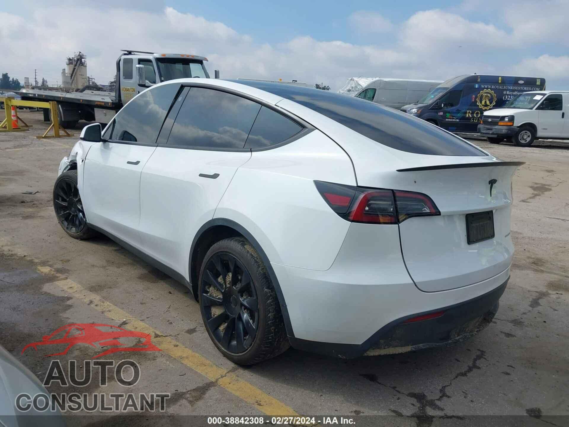 TESLA MODEL Y 2023 - 7SAYGDEE5PF630475