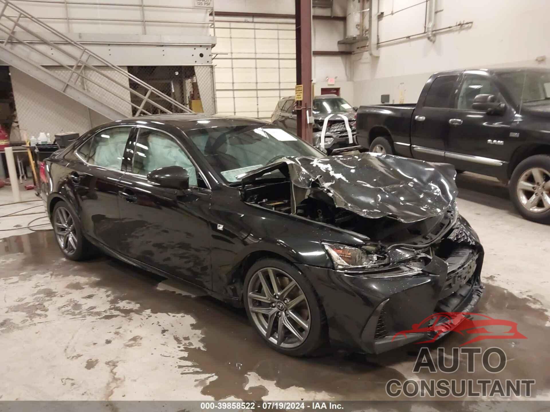 LEXUS IS 300 2018 - JTHC81D21J5033129