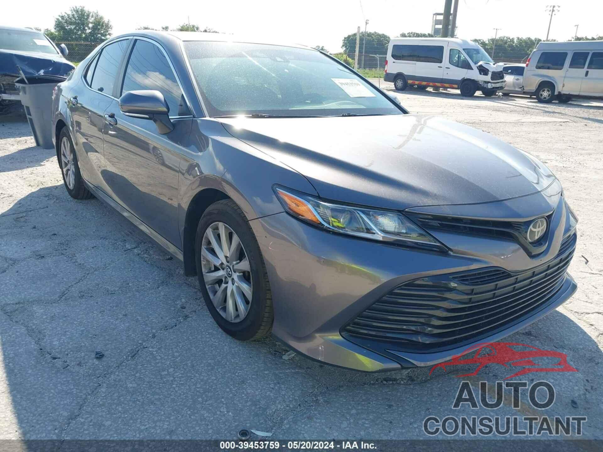 TOYOTA CAMRY 2018 - 4T1B11HK4JU516790