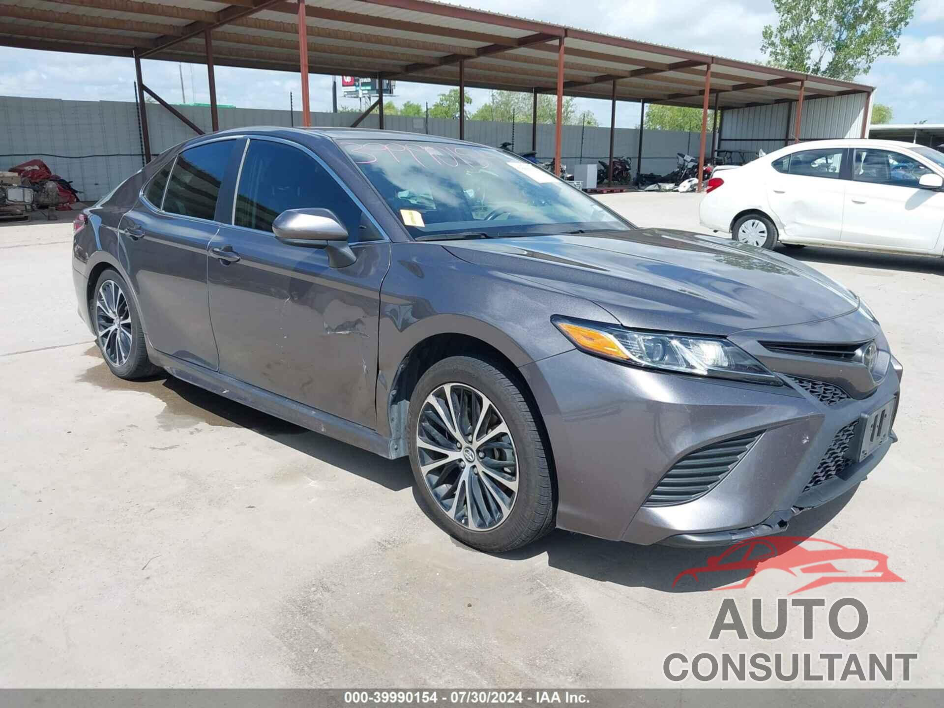 TOYOTA CAMRY 2018 - 4T1B11HK8JU663985