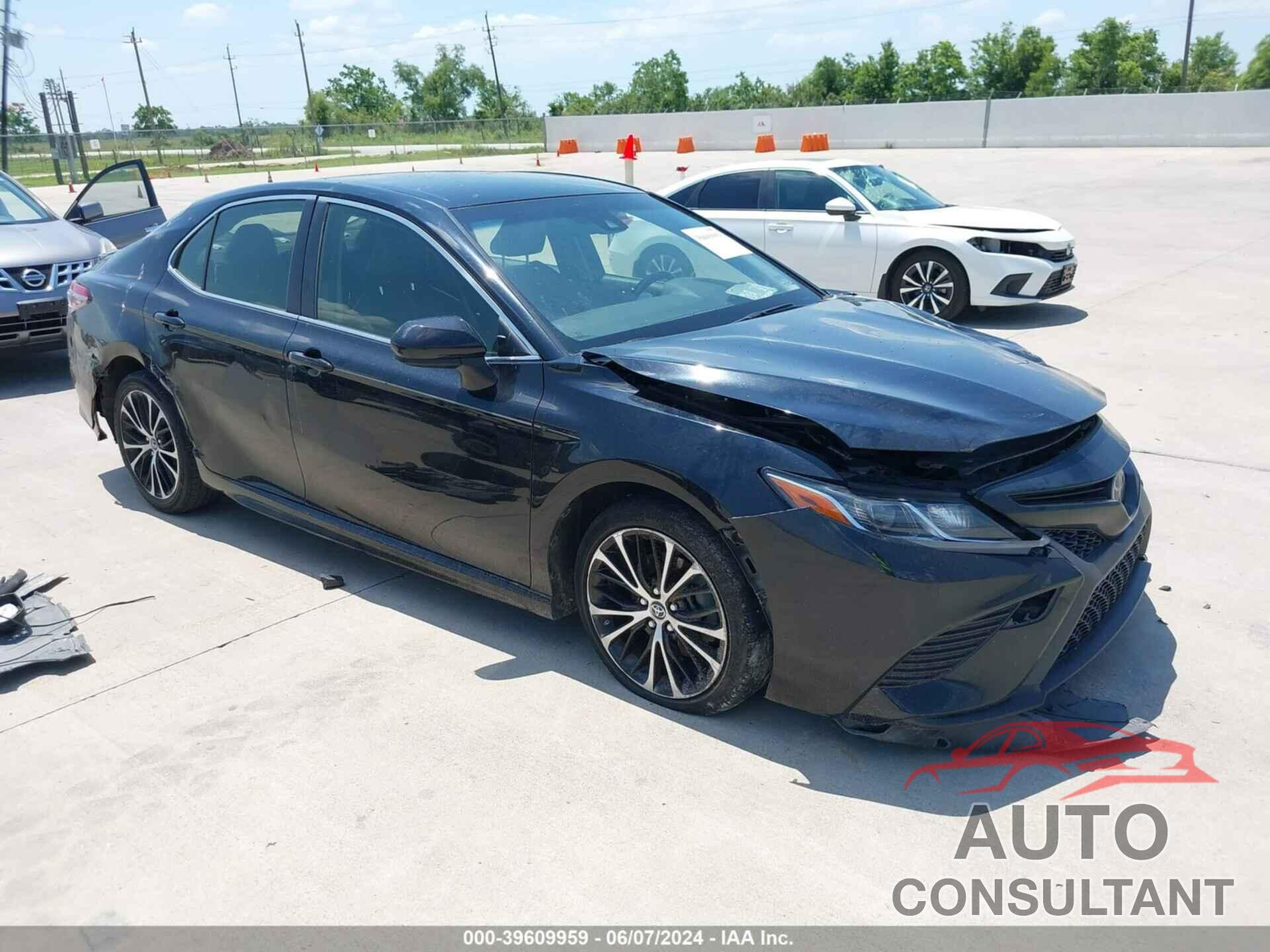 TOYOTA CAMRY 2018 - JTNB11HK2J3035815