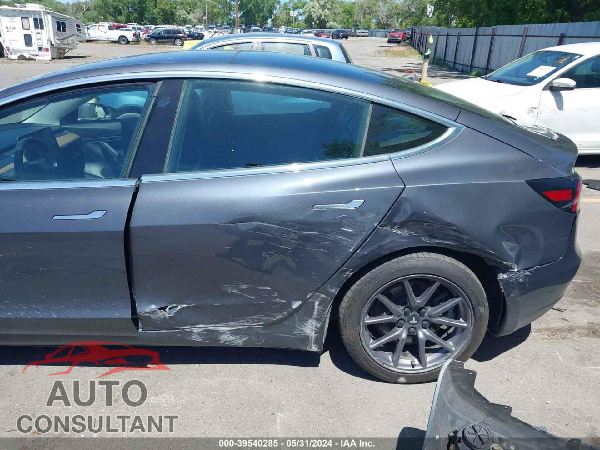 TESLA MODEL 3 2019 - 5YJ3E1EB3KF359619