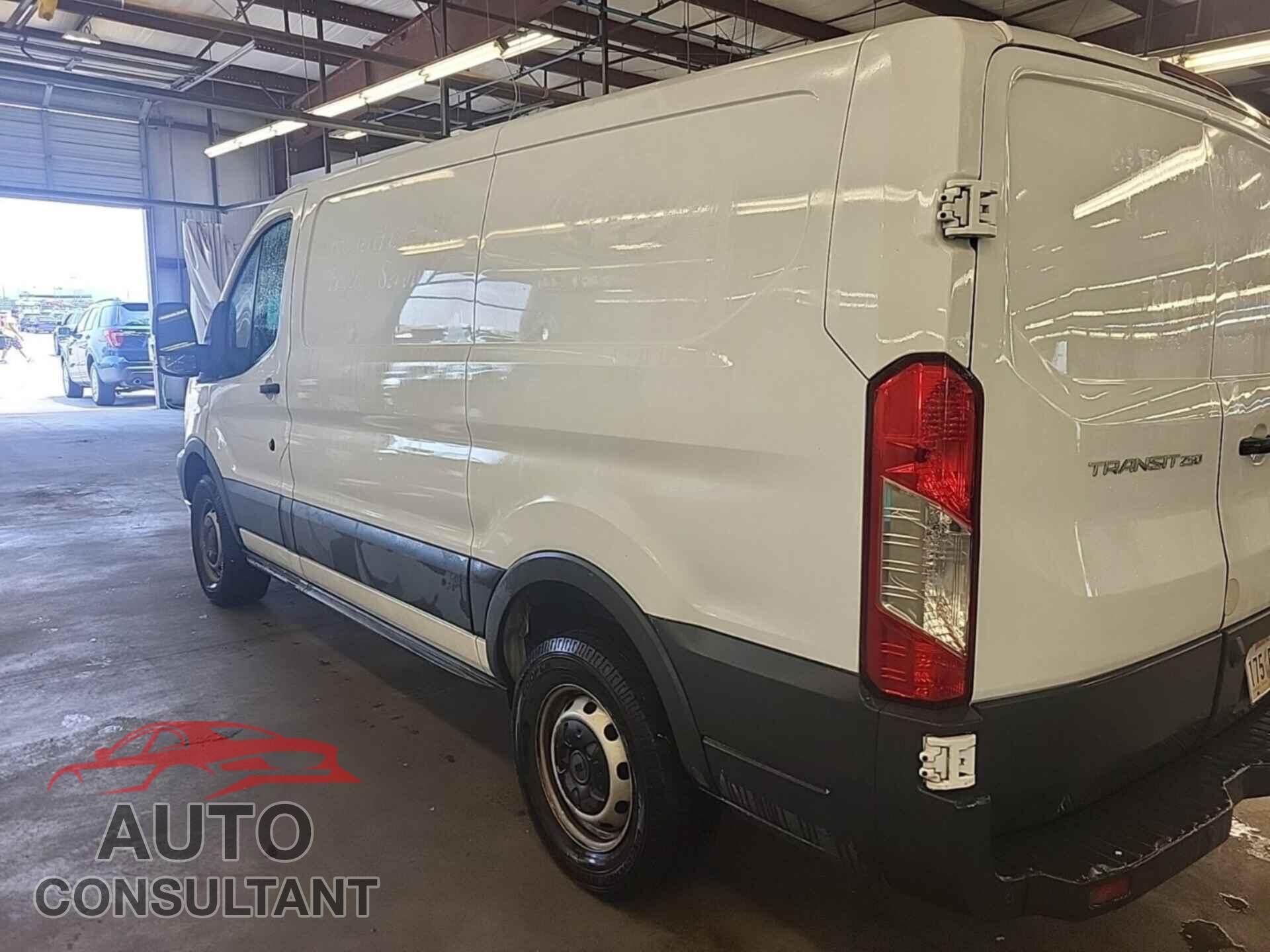 FORD TRANSIT 2017 - 1FTYR1YM5HKB33231