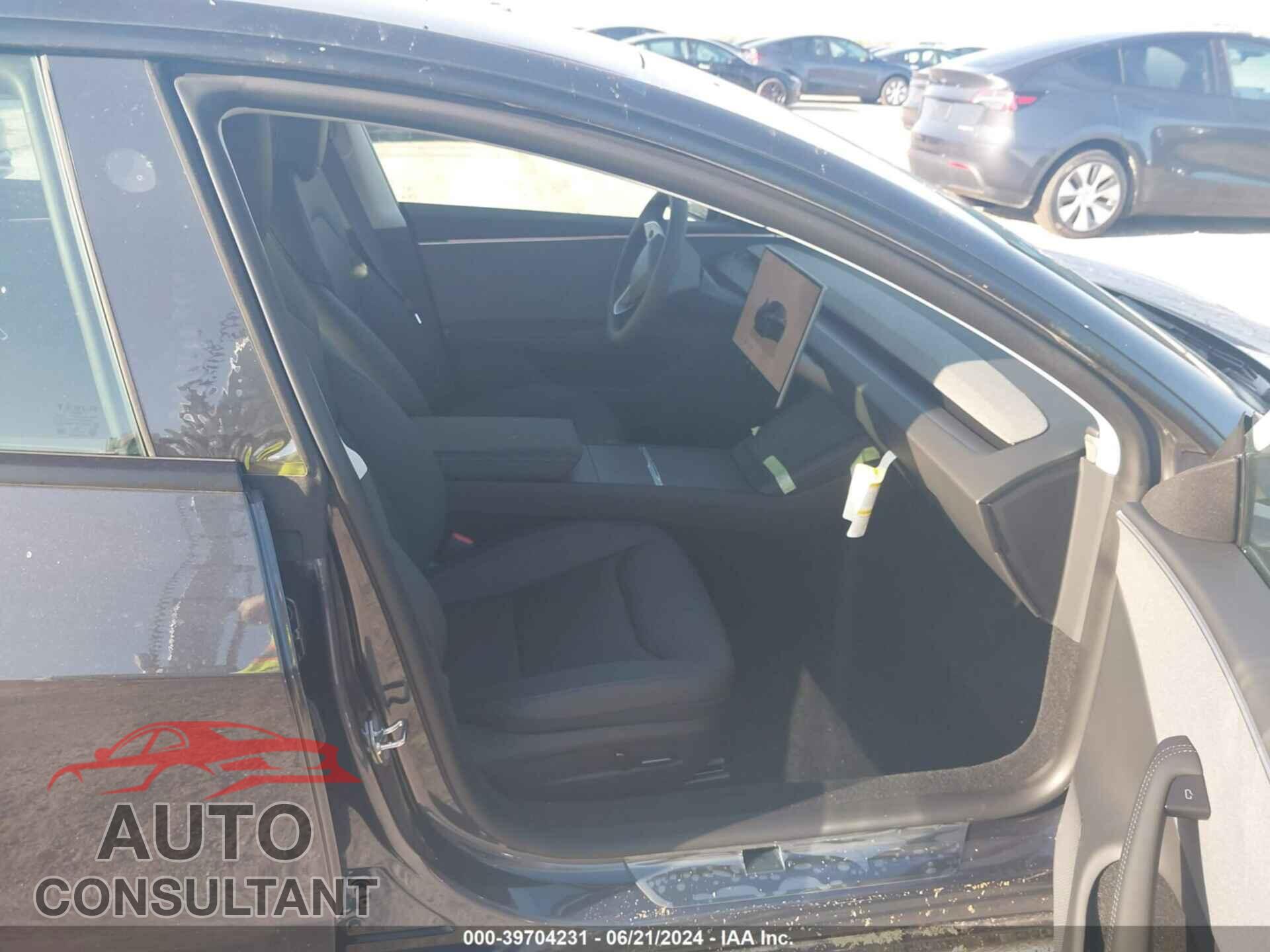 TESLA MODEL 3 2024 - 5YJ3E1EA0RF752107