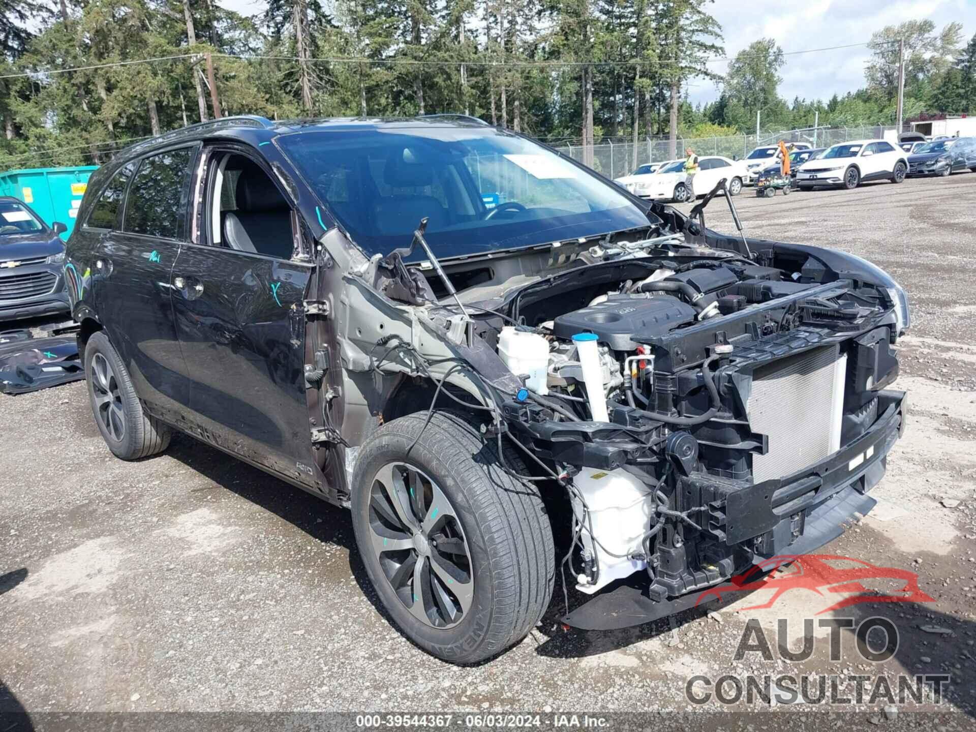 KIA SORENTO 2018 - 5XYPHDA17JG356012