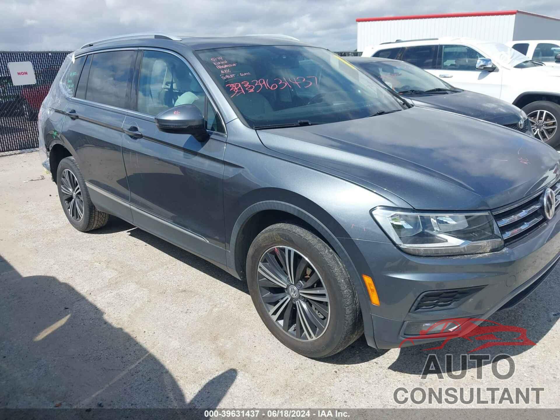 VOLKSWAGEN TIGUAN 2018 - 3VV3B7AX0JM083165