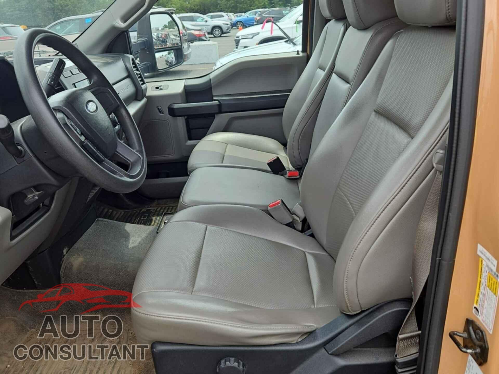 FORD F-250 2017 - 1FTBF2A68HEC69495