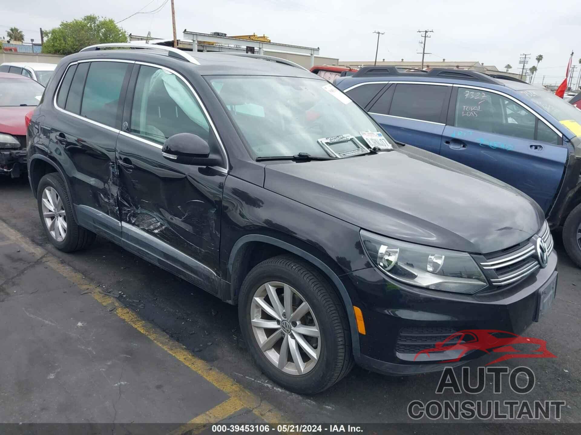 VOLKSWAGEN TIGUAN 2017 - WVGRV7AX9HK008669