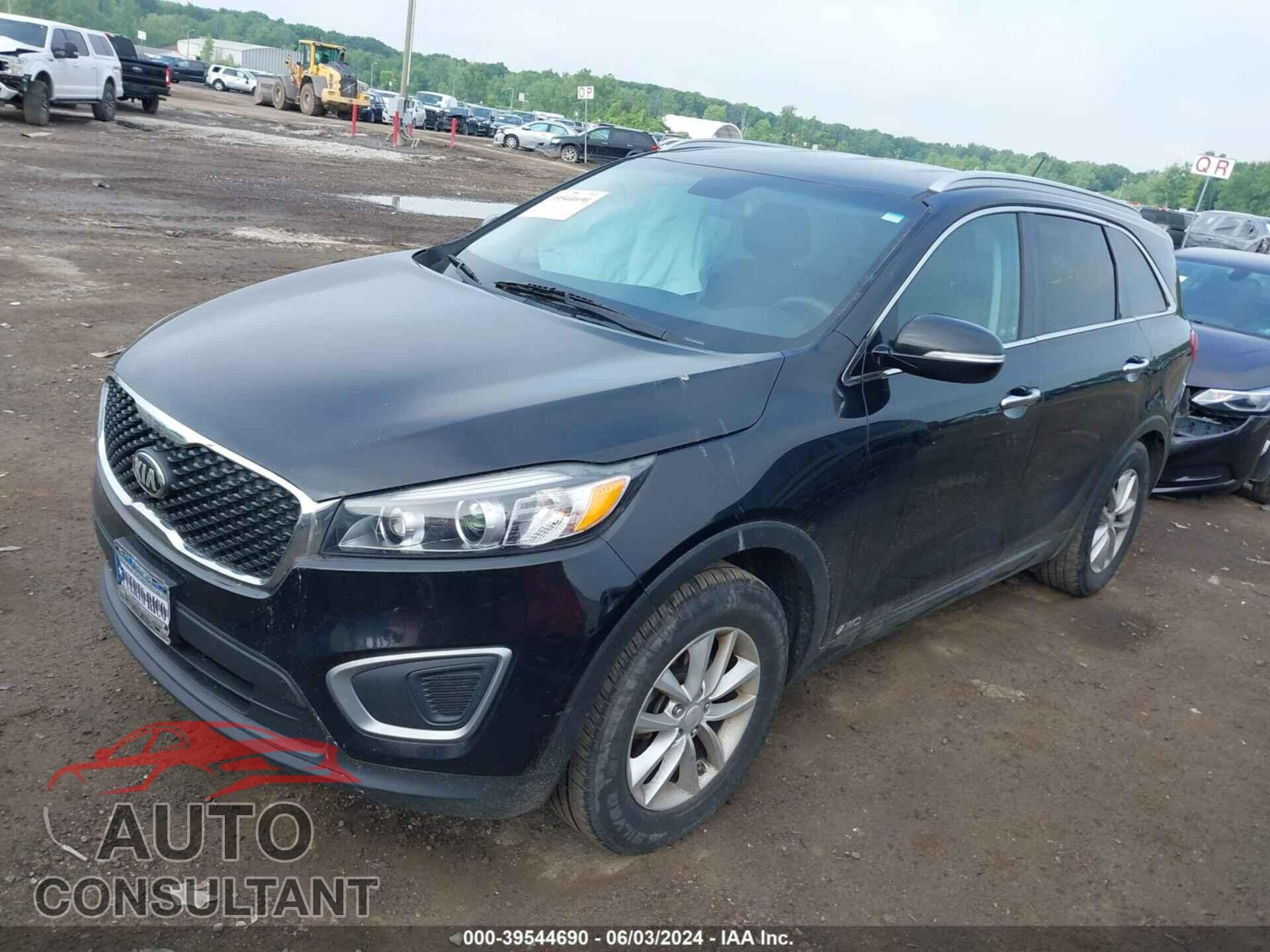 KIA SORENTO 2017 - 5XYPGDA58HG191703