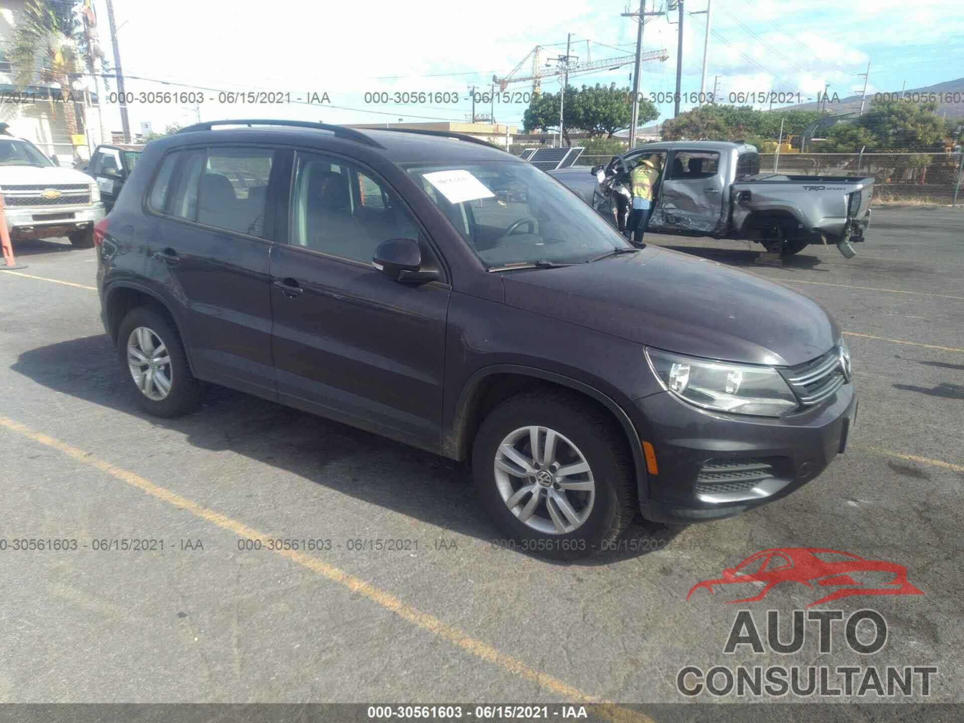 VOLKSWAGEN TIGUAN 2016 - WVGBV7AX8GW583466