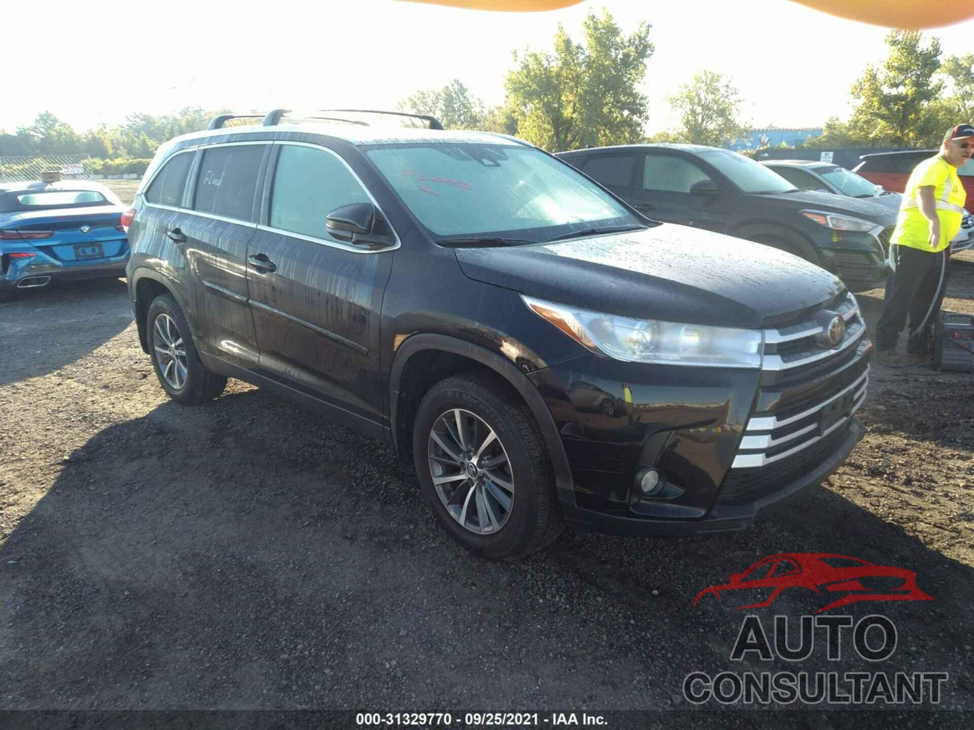 TOYOTA HIGHLANDER 2019 - 5TDJZRFH9KS585267