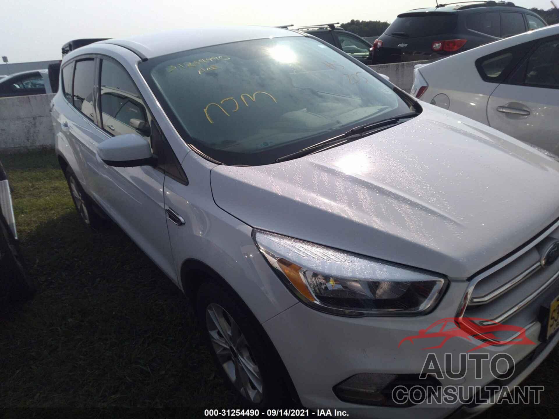 FORD ESCAPE 2017 - 1FMCU0GDXHUA53895