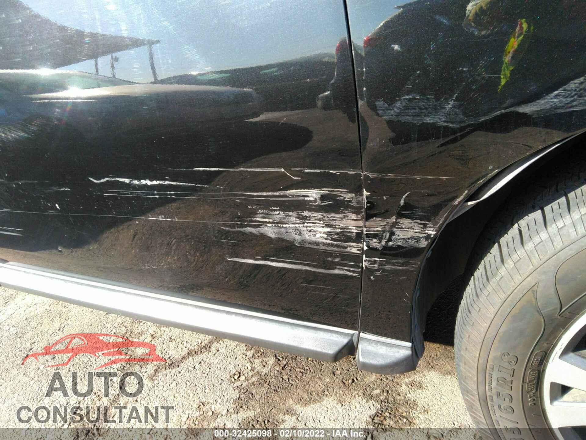 NISSAN PATHFINDER 2017 - 5N1DR2MM8HC657893