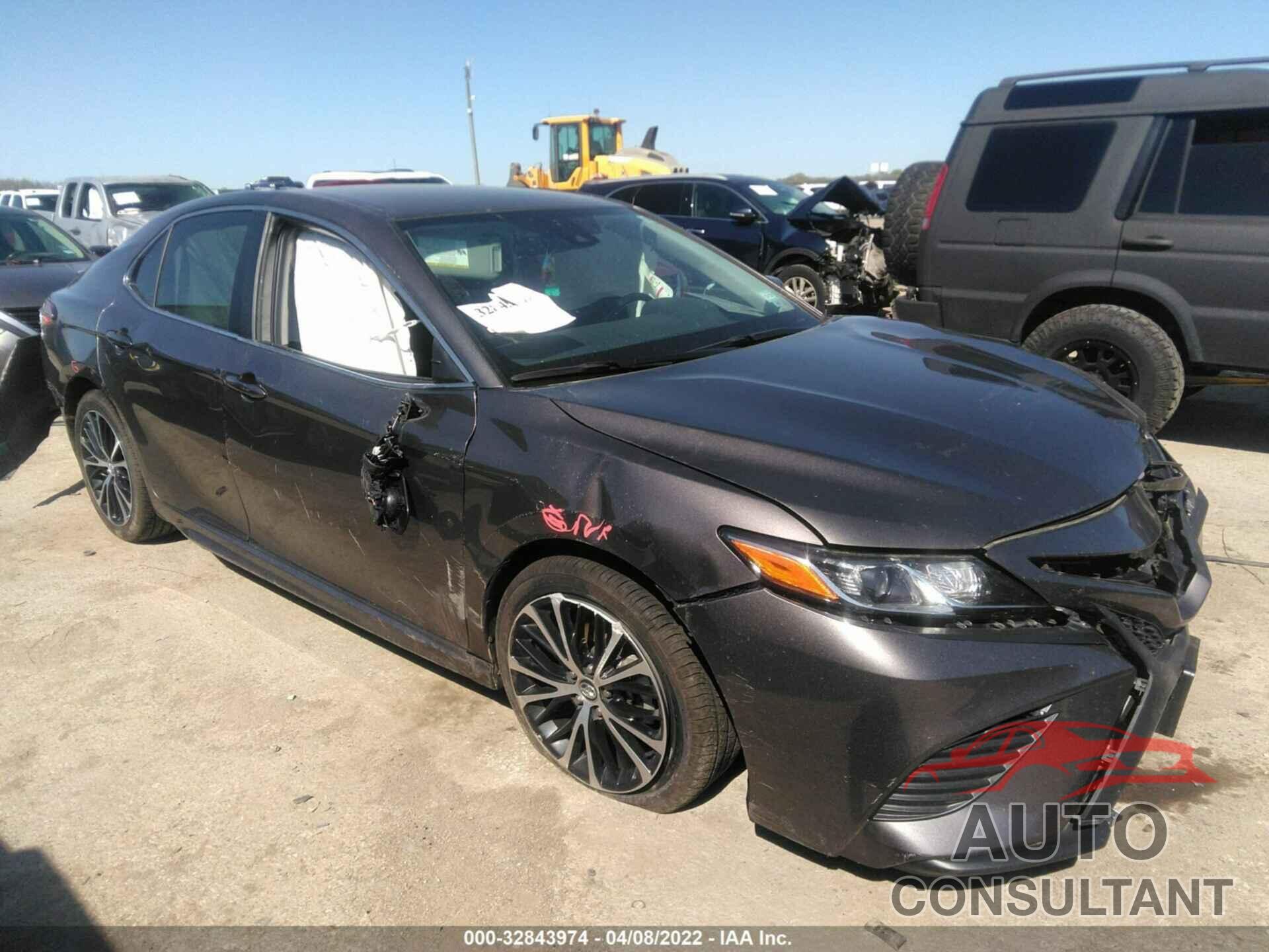 TOYOTA CAMRY 2020 - 4T1G11AK1LU333480