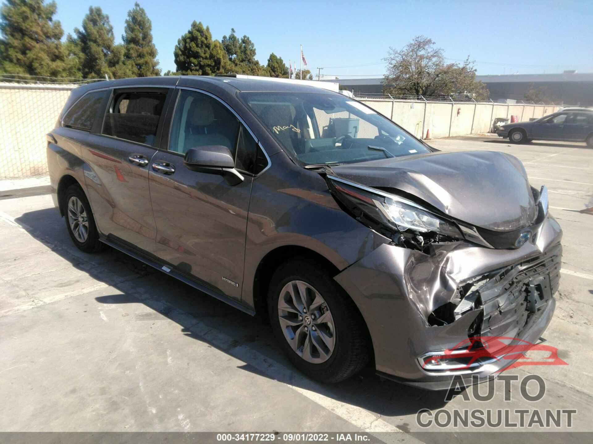 TOYOTA SIENNA 2021 - 5TDYRKEC1MS064655