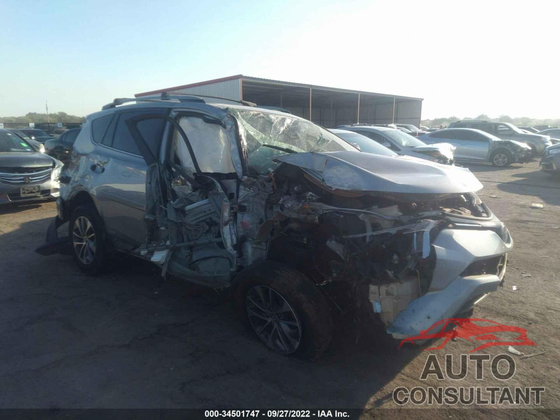 TOYOTA RAV4 2018 - JTMRJREV1JD237121