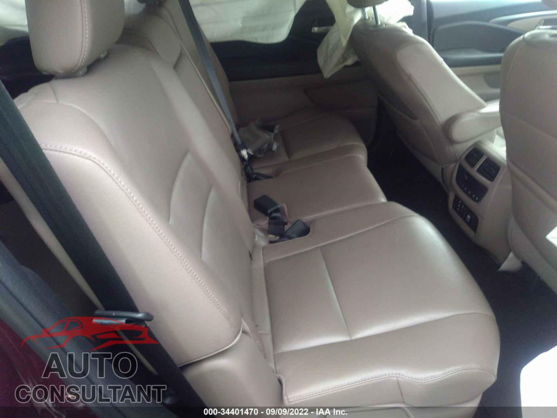 HONDA PILOT 2016 - 5FNYF5H88GB004673