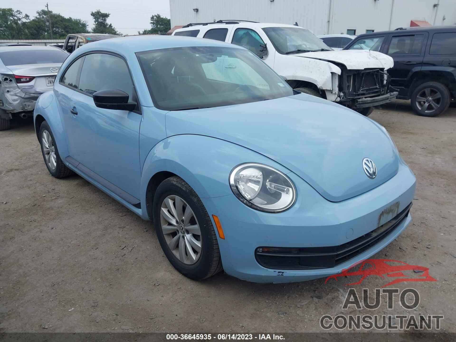 VOLKSWAGEN BEETLE COUPE 2015 - 3VWF17AT0FM645307