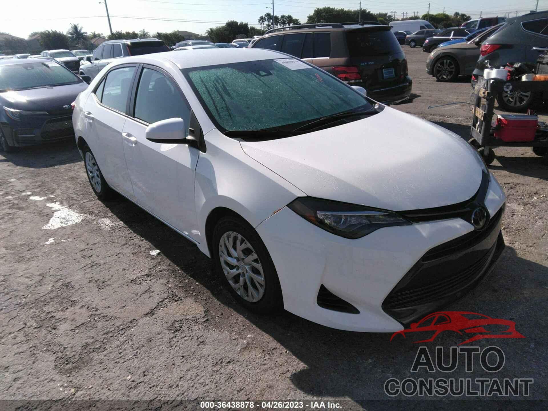 TOYOTA COROLLA 2018 - 5YFBURHE6JP852104