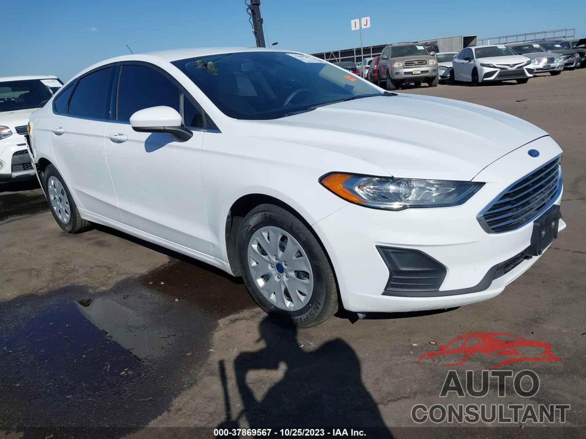 FORD FUSION 2019 - 3FA6P0G70KR201687