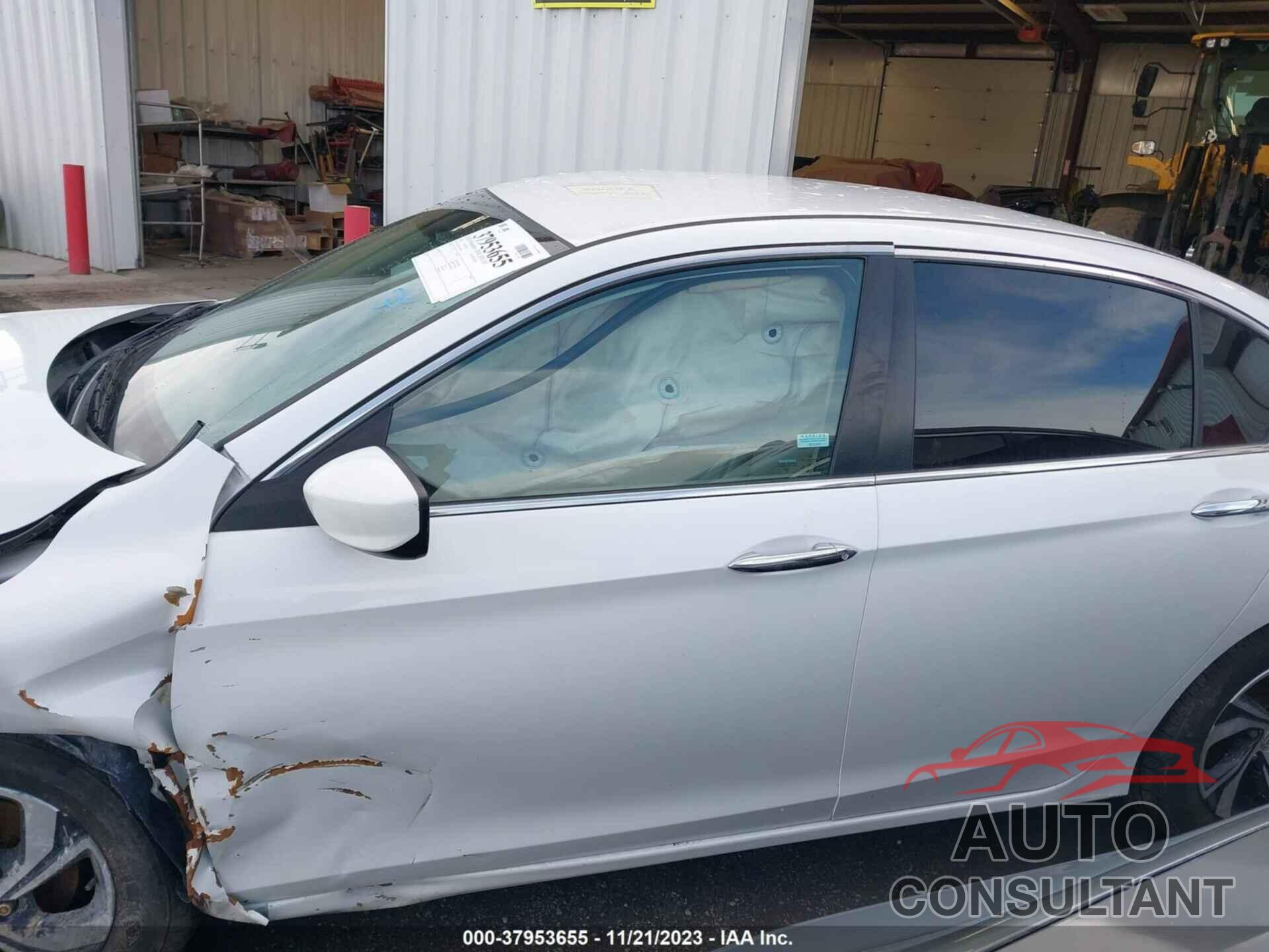 HONDA ACCORD SEDAN 2016 - 1HGCR2F33GA008745