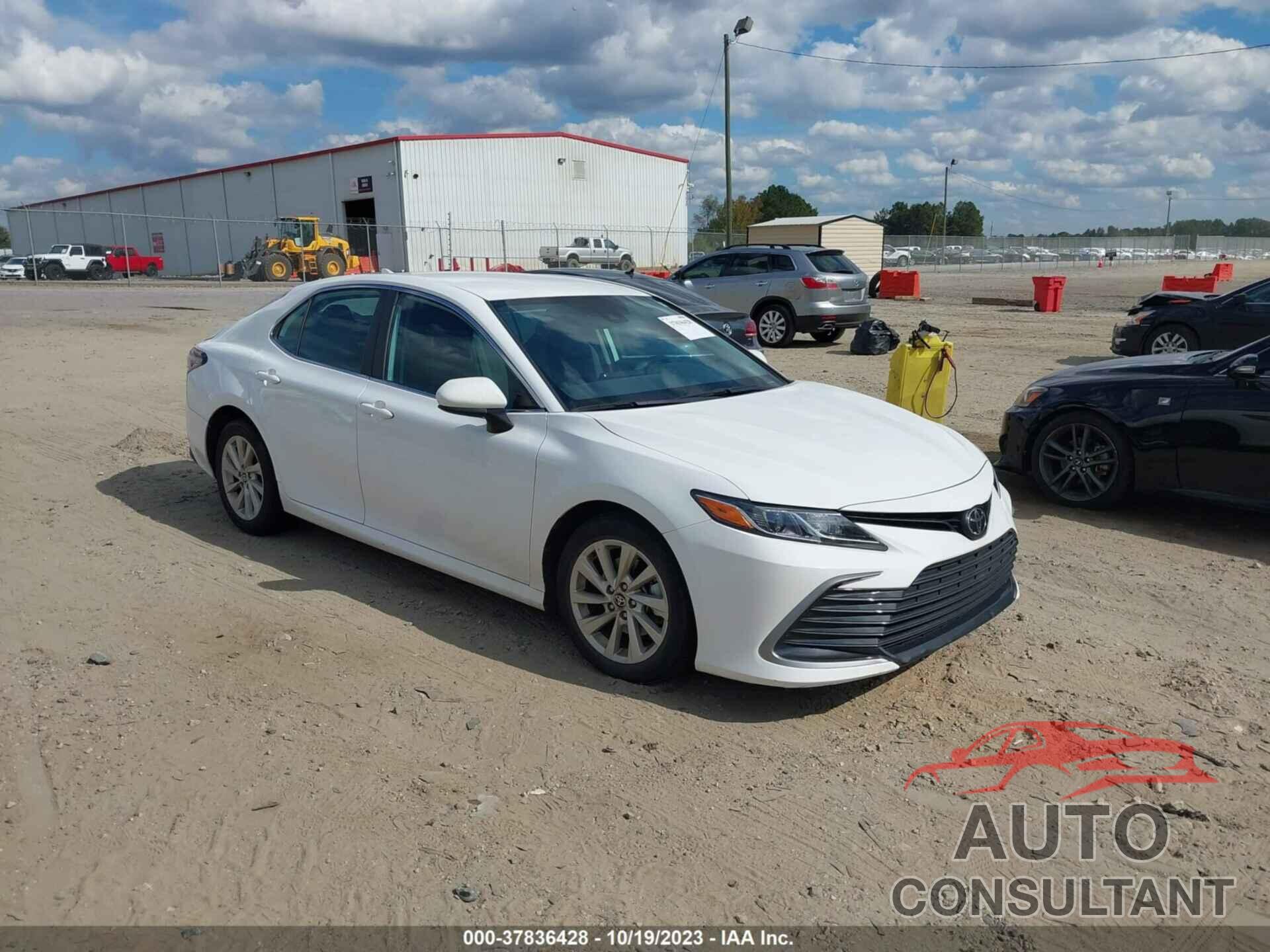 TOYOTA CAMRY 2021 - 4T1C11AK9MU566362
