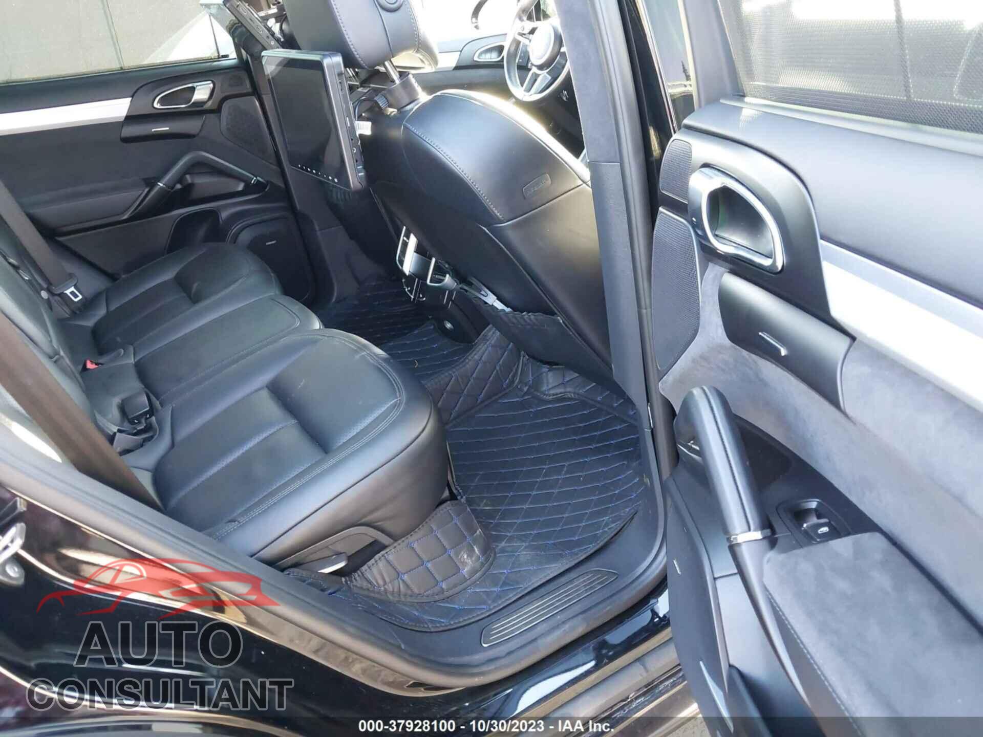 PORSCHE CAYENNE 2016 - WP1AD2A2XGLA72027